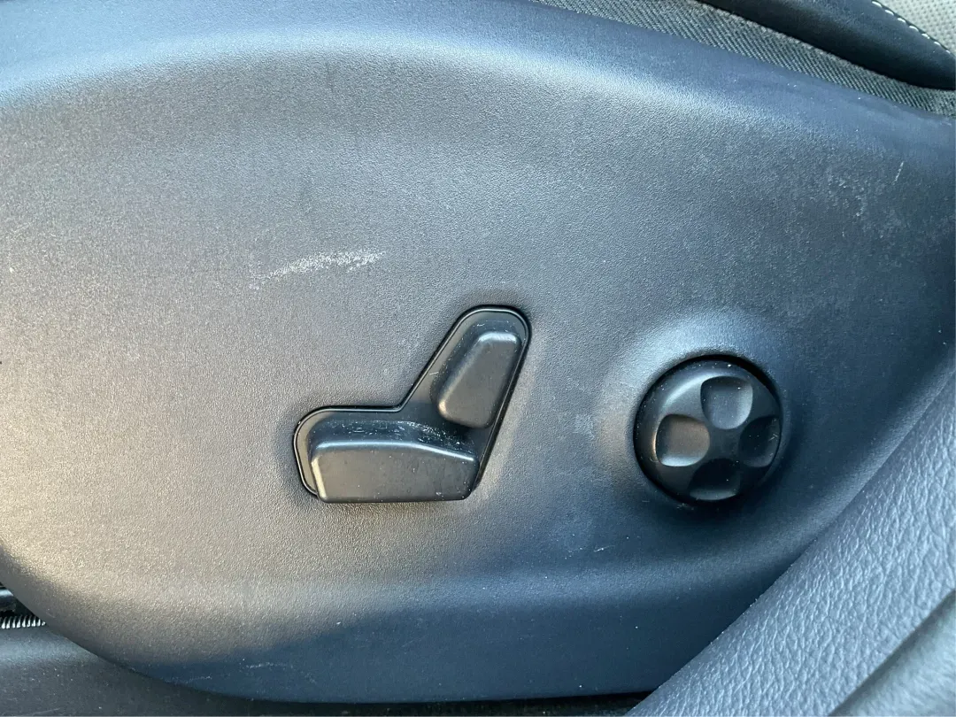 2014 Jeep Cherokee Limited (1C4PJMDS5EW) with an Other engine, located at 1099 N County Rd 25A , Troy, OH, 45373, (937) 908-9800, 40.057079, -84.212883 - 2014 Jeep Cherokee Limited - Photo#18