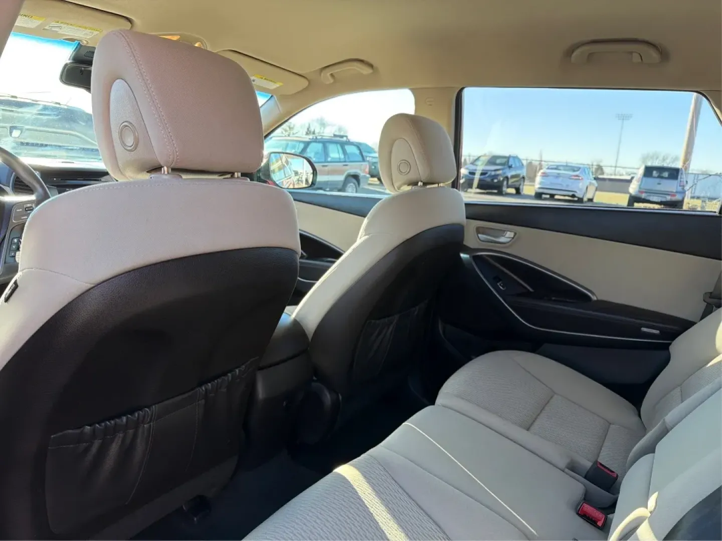 2017 Hyundai Santa Fe SE (KM8SMDHF0HU) with an 3.3L V-6 gasoline direct injection engine, 6A transmission, located at 1230 East Main St, Xenia, OH, 45385, (937) 908-9800, 39.688026, -83.910172 - **Adventure Awaits with This 2017 Hyundai Santa Fe SE - Your Ideal Family SUV!**<br /> <br /> Are you on the lookout for a versatile, spacious SUV that can easily accommodate your family's needs? Look no further than this stunning 2017 Hyundai Santa Fe SE, available now at Advantage Car and Credit i - Photo#10