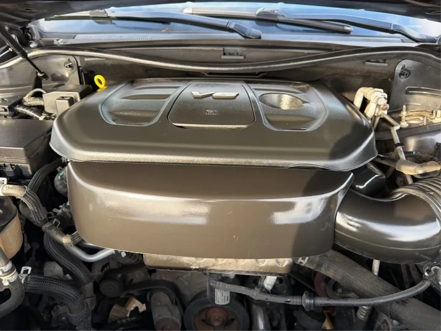 2016 Jeep Grand Cherokee Laredo (1C4RJFAG7GC) with an Pentastar 3.6L V-6 DOHC engine, 8A transmission, located at 1230 East Main St, Xenia, OH, 45385, (937) 908-9800, 39.688026, -83.910172 - ### Experience Adventure in Comfort with the 2016 Jeep Grand Cherokee Laredo <br /> <br /> If you're seeking a vehicle that can handle everything from daily commutes to weekend getaways, look no further than the 2016 Jeep Grand Cherokee Laredo. This robust SUV is perfect for both adventurous spirits - Photo#11