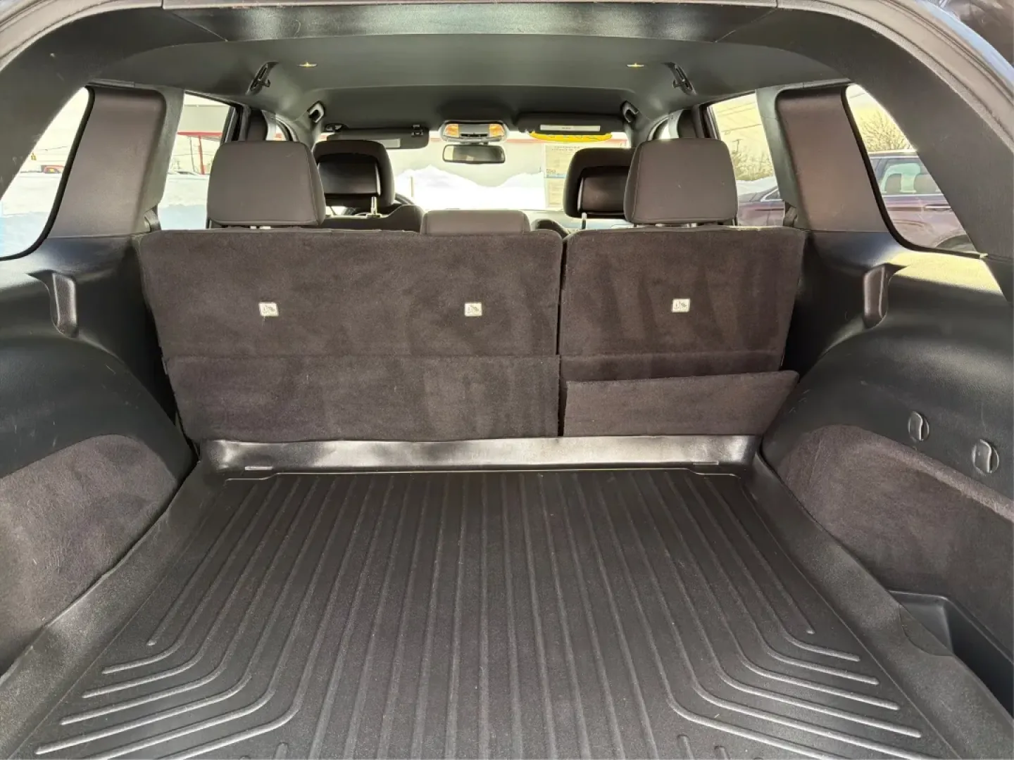 2016 Jeep Grand Cherokee Laredo (1C4RJFAG7GC) with an Pentastar 3.6L V-6 DOHC engine, 8A transmission, located at 1230 East Main St, Xenia, OH, 45385, (937) 908-9800, 39.688026, -83.910172 - ### Experience Adventure in Comfort with the 2016 Jeep Grand Cherokee Laredo <br /> <br /> If you're seeking a vehicle that can handle everything from daily commutes to weekend getaways, look no further than the 2016 Jeep Grand Cherokee Laredo. This robust SUV is perfect for both adventurous spirits - Photo#12