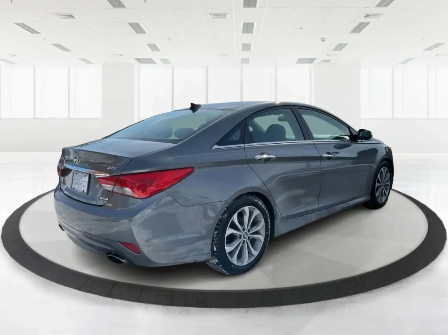 2014 Hyundai Sonata Limited 2.0T (5NPEC4AB3EH) with an 2L I-4 gasoline direct injection engine, 6-Speed Automatic transmission, located at 1951 S Dayton Lakeview Rd., New Carlisle, OH, 45344, (937) 908-9800, 39.890999, -84.050255 - Are you in search of the perfect blend of style, performance, and reliability for your daily commutes or family outings? Look no further! At Advantage Car and Credit in New Carlisle, OH, we proudly present this stunning 2014 Hyundai Sonata Limited 2.0T, a sedan designed for those who appreciate both - Photo#2