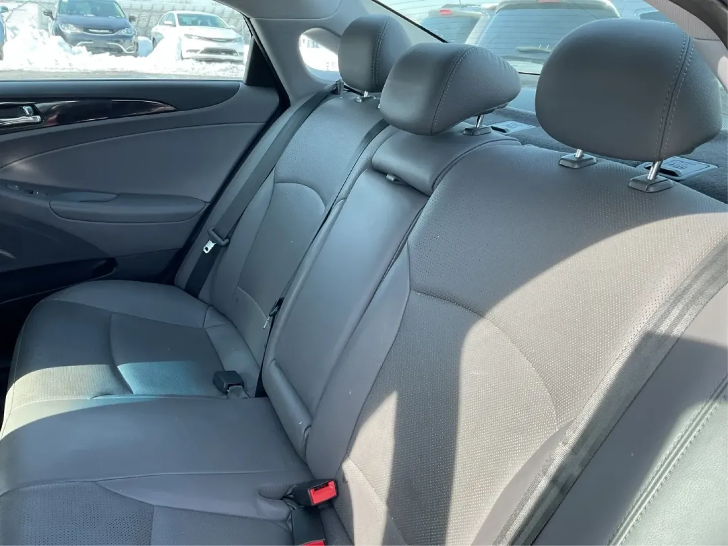 2014 Hyundai Sonata Limited 2.0T (5NPEC4AB3EH) with an 2L I-4 gasoline direct injection engine, 6-Speed Automatic transmission, located at 1951 S Dayton Lakeview Rd., New Carlisle, OH, 45344, (937) 908-9800, 39.890999, -84.050255 - Are you in search of the perfect blend of style, performance, and reliability for your daily commutes or family outings? Look no further! At Advantage Car and Credit in New Carlisle, OH, we proudly present this stunning 2014 Hyundai Sonata Limited 2.0T, a sedan designed for those who appreciate both - Photo#10