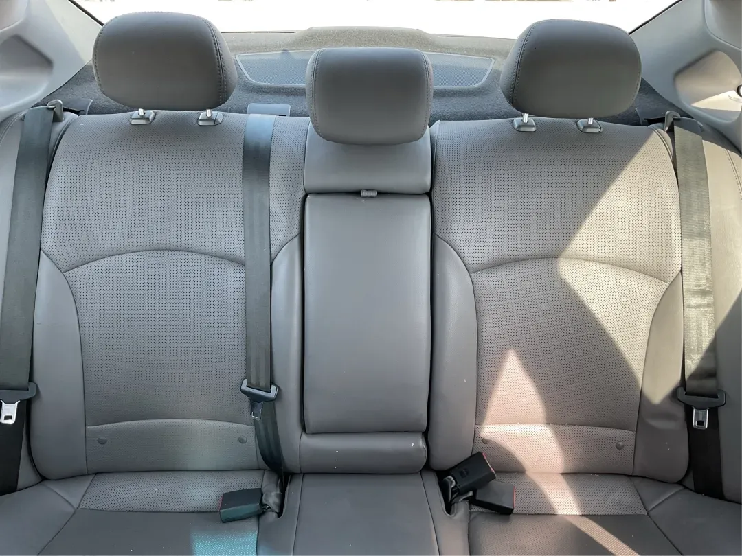 2014 Hyundai Sonata Limited 2.0T (5NPEC4AB3EH) with an 2L I-4 gasoline direct injection engine, located at 1951 S Dayton Lakeview Rd., New Carlisle, OH, 45344, (937) 908-9800, 39.890999, -84.050255 - Are you in search of the perfect blend of style, performance, and reliability for your daily commutes or family outings? Look no further! At Advantage Car and Credit in New Carlisle, OH, we proudly present this stunning 2014 Hyundai Sonata Limited 2.0T, a sedan designed for those who appreciate both - Photo#14