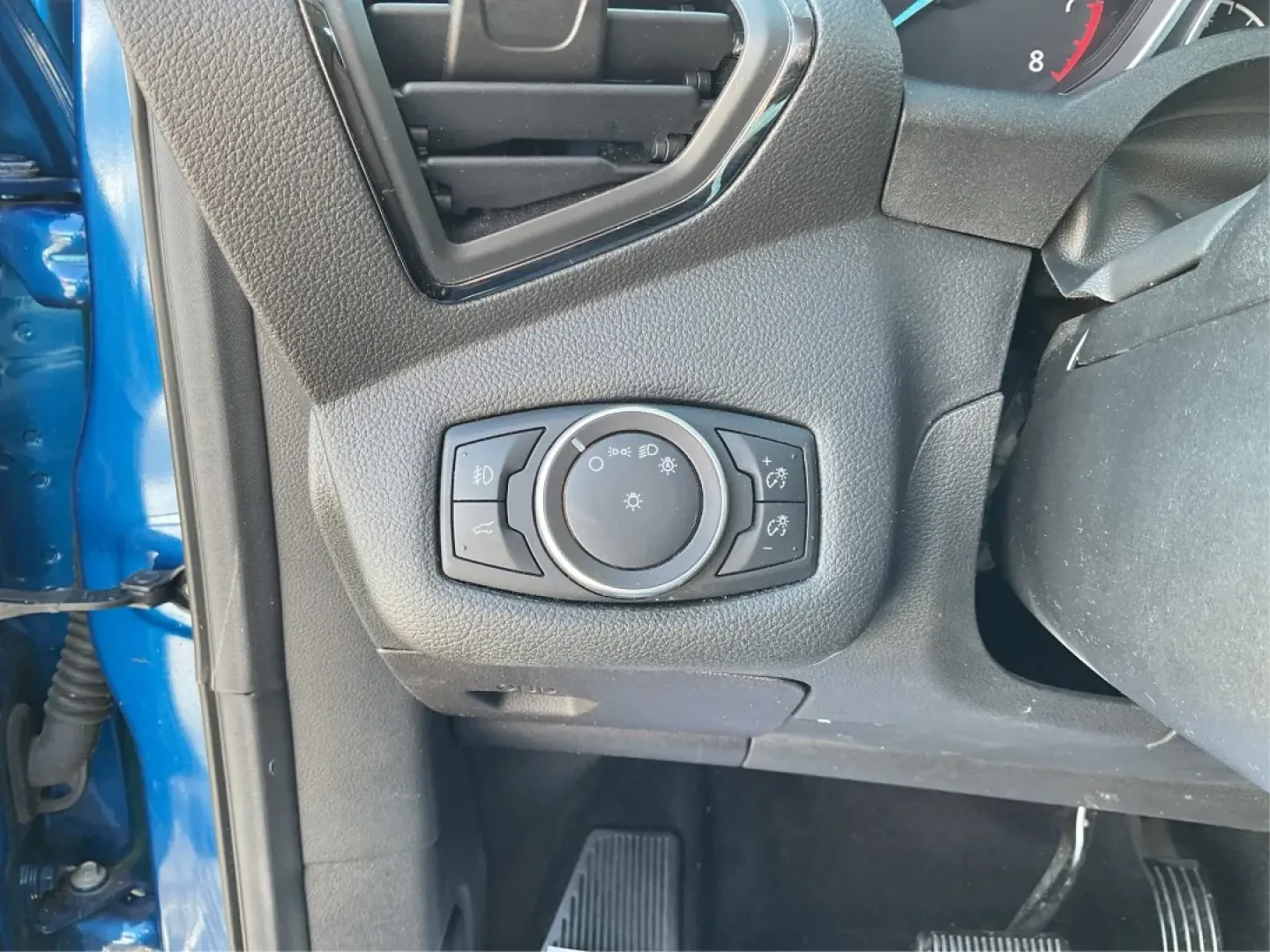 2017 Ford Escape Titanium (1FMCU0J90HU) with an 2.0L L4 DOHC 16V engine, 6A transmission, located at 4508 South Dixie Dr, Moraine, OH, 45439, (937) 908-9800, 39.689976, -84.218452 - **Adventure Awaits with the 2017 Ford Escape Titanium Perfect for Family Road Trips!**<br /> <br /> Are you ready to elevate your family adventures or daily commutes? Look no further than the 2017 Ford Escape Titanium, a sport utility vehicle designed for those who crave comfort, style, and functio - Photo#17