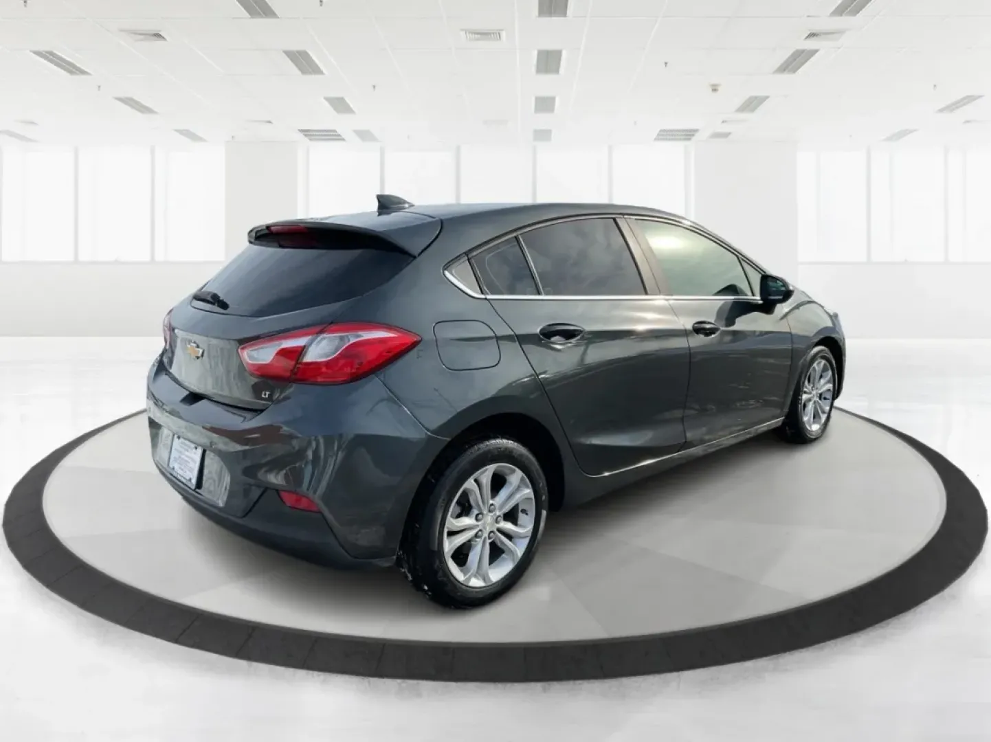 2019 Chevrolet Cruze LT (3G1BE6SM6KS) with an 1.4L I-4 gasoline direct injection engine, 6A transmission, located at 1184 Kauffman Ave, Fairborn, OH, 45324, (937) 908-9800, 39.807072, -84.030914 - ### Explore Life in Style with the 2019 Chevrolet Cruze LT Hatchback Perfect for Every Journey!<br /> <br /> Are you ready to elevate your daily commute or weekend adventures? The 2019 Chevrolet Cruze LT Hatchback offers a blend of efficiency, comfort, and style that suits a variety of lifestyles. - Photo#2