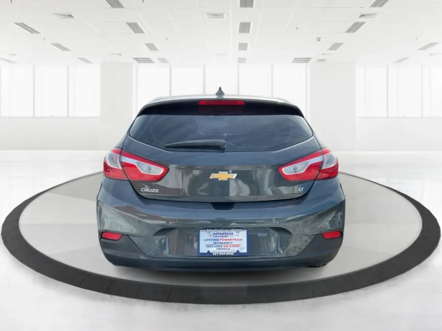 2019 Chevrolet Cruze LT (3G1BE6SM6KS) with an 1.4L I-4 gasoline direct injection engine, 6A transmission, located at 1184 Kauffman Ave, Fairborn, OH, 45324, (937) 908-9800, 39.807072, -84.030914 - ### Explore Life in Style with the 2019 Chevrolet Cruze LT Hatchback Perfect for Every Journey!<br /> <br /> Are you ready to elevate your daily commute or weekend adventures? The 2019 Chevrolet Cruze LT Hatchback offers a blend of efficiency, comfort, and style that suits a variety of lifestyles. - Photo#3