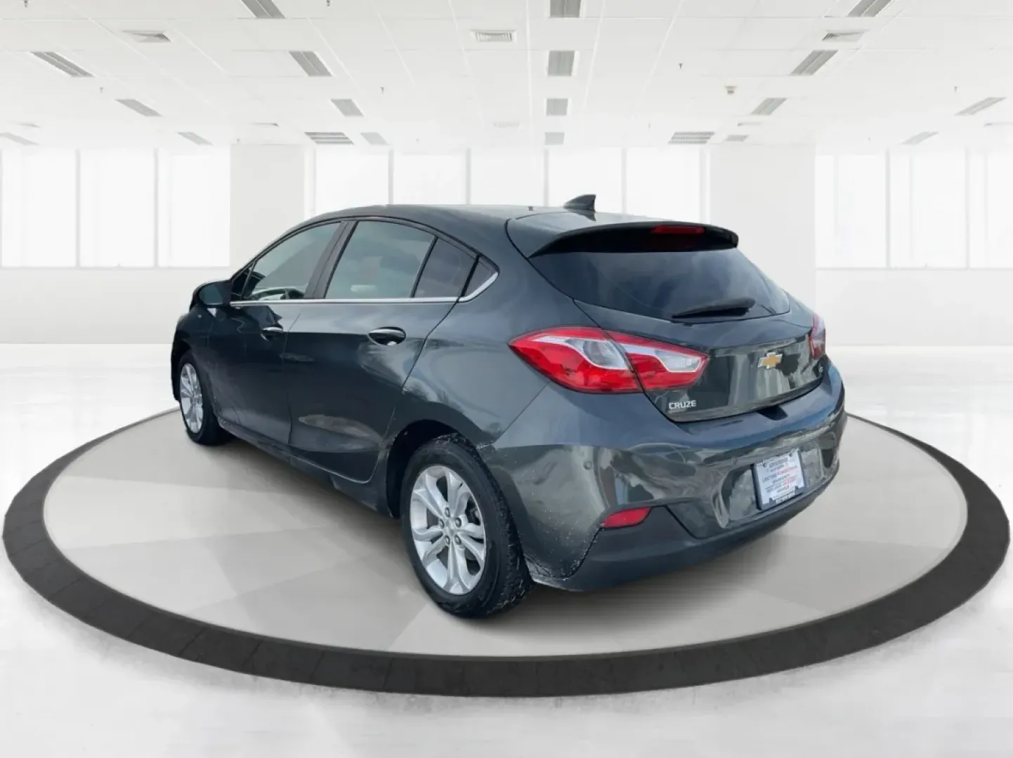 2019 Chevrolet Cruze LT (3G1BE6SM6KS) with an 1.4L I-4 gasoline direct injection engine, 6A transmission, located at 1184 Kauffman Ave, Fairborn, OH, 45324, (937) 908-9800, 39.807072, -84.030914 - ### Explore Life in Style with the 2019 Chevrolet Cruze LT Hatchback Perfect for Every Journey!<br /> <br /> Are you ready to elevate your daily commute or weekend adventures? The 2019 Chevrolet Cruze LT Hatchback offers a blend of efficiency, comfort, and style that suits a variety of lifestyles. - Photo#4