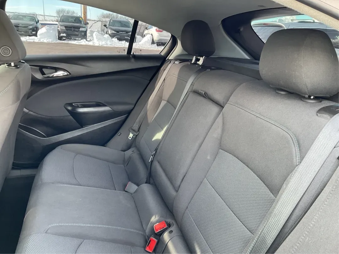 2019 Chevrolet Cruze LT (3G1BE6SM6KS) with an 1.4L I-4 gasoline direct injection engine, located at 1184 Kauffman Ave, Fairborn, OH, 45324, (937) 908-9800, 39.807072, -84.030914 - 2019 Chevrolet Cruze LT - Photo#10