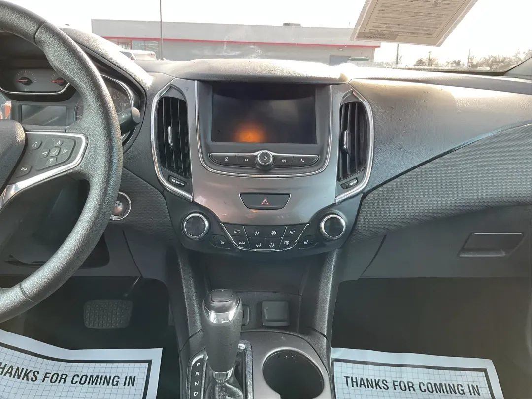 2019 Chevrolet Cruze LT (3G1BE6SM6KS) with an 1.4L I-4 gasoline direct injection engine, located at 1184 Kauffman Ave, Fairborn, OH, 45324, (937) 908-9800, 39.807072, -84.030914 - 2019 Chevrolet Cruze LT - Photo#13