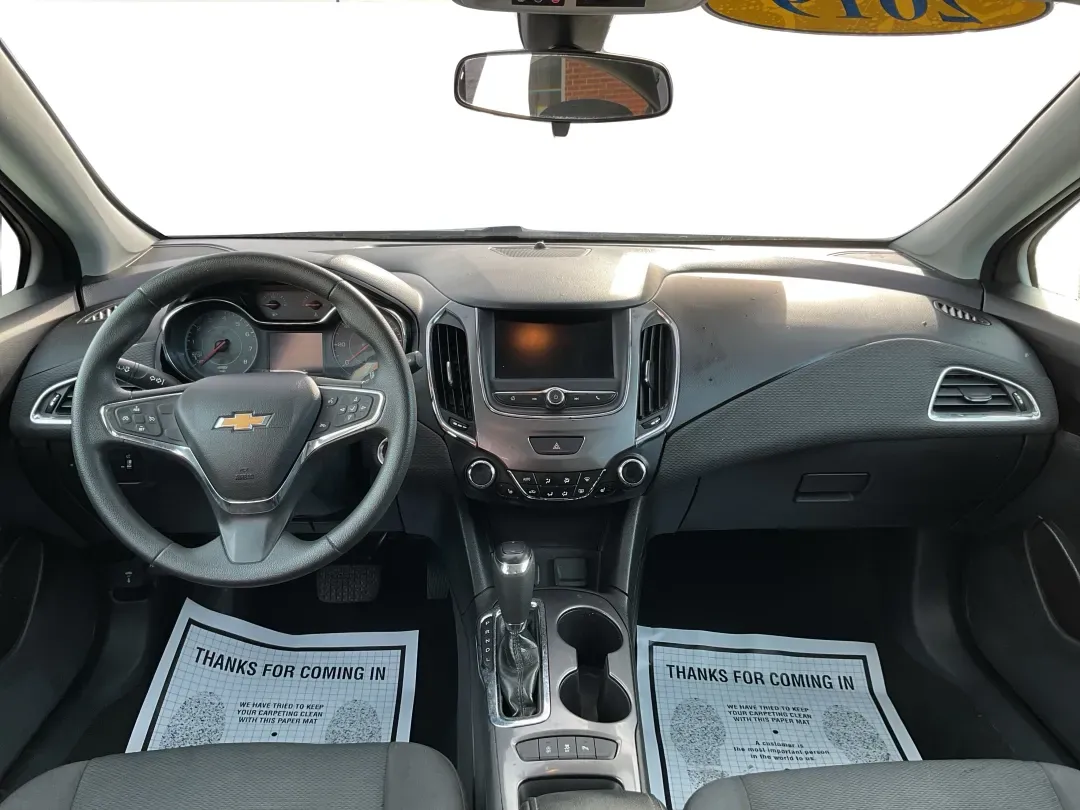 2019 Chevrolet Cruze LT (3G1BE6SM6KS) with an 1.4L I-4 gasoline direct injection engine, located at 1184 Kauffman Ave, Fairborn, OH, 45324, (937) 908-9800, 39.807072, -84.030914 - 2019 Chevrolet Cruze LT - Photo#17