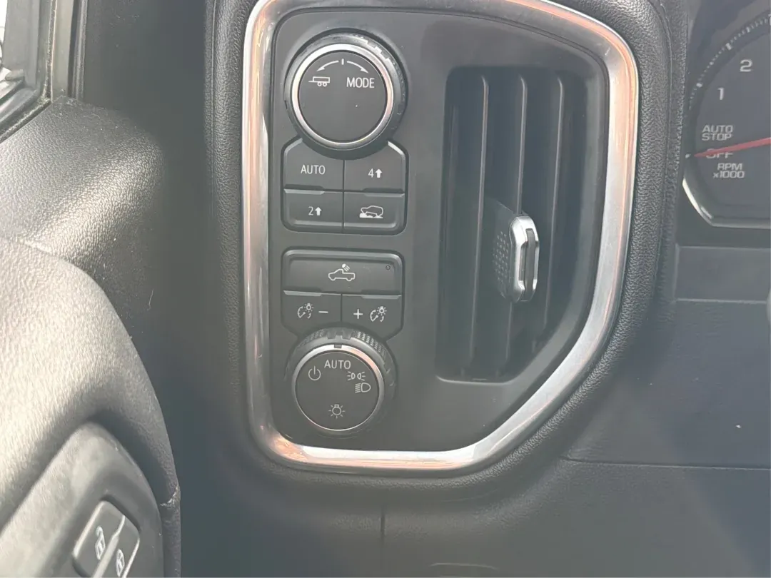 2020 Chevrolet Silverado 1500 4WD Double Cab Standard Bed LT (1GCRYDED6LZ) with an Other engine, located at 8750 N County Rd 25A, Piqua, OH, 45356, (937) 908-9800, 40.164391, -84.232513 - 2020 Chevrolet Silverado 1500 4WD Double Cab Standard Bed LT - Photo#17