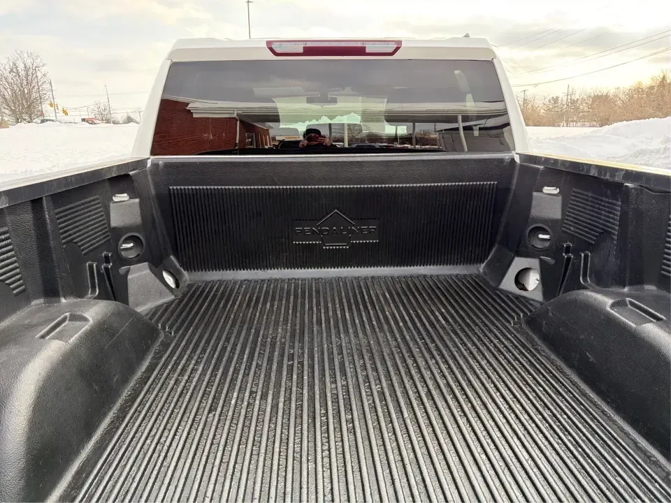 2020 Chevrolet Silverado 1500 4WD Double Cab Standard Bed LT (1GCRYDED6LZ) with an 5.3L V8 OHV 16V engine, 6A transmission, located at 4508 South Dixie Dr, Moraine, OH, 45439, (937) 908-9800, 39.689976, -84.218452 - Are you ready to tackle your next big adventure without breaking the bank? The 2020 Chevrolet Silverado 1500 at Advantage Car and Credit in Piqua, OH, is your ideal companion for weekend getaways, family outings, or simply conquering your daily commute. With its rugged capabilities and comfortable r - Photo#12