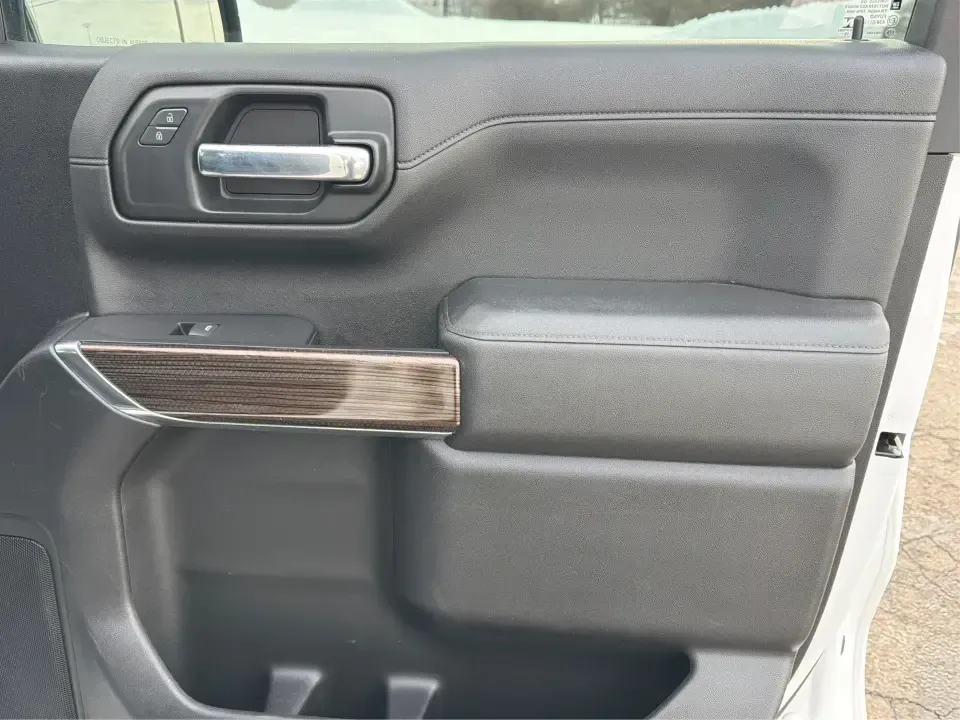 2020 Chevrolet Silverado 1500 4WD Double Cab Standard Bed LT (1GCRYDED6LZ) with an 5.3L V8 OHV 16V engine, 6A transmission, located at 4508 South Dixie Dr, Moraine, OH, 45439, (937) 908-9800, 39.689976, -84.218452 - Are you ready to tackle your next big adventure without breaking the bank? The 2020 Chevrolet Silverado 1500 at Advantage Car and Credit in Piqua, OH, is your ideal companion for weekend getaways, family outings, or simply conquering your daily commute. With its rugged capabilities and comfortable r - Photo#20