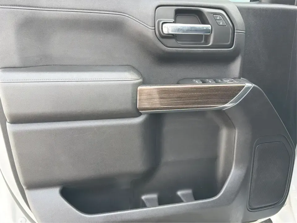 2020 Chevrolet Silverado 1500 4WD Double Cab Standard Bed LT (1GCRYDED6LZ) with an 5.3L V8 OHV 16V engine, 6A transmission, located at 8750 N County Rd 25A, Piqua, OH, 45356, (937) 908-9800, 40.164391, -84.232513 - Are you ready to tackle your next big adventure without breaking the bank? The 2020 Chevrolet Silverado 1500 at Advantage Car and Credit in Piqua, OH, is your ideal companion for weekend getaways, family outings, or simply conquering your daily commute. With its rugged capabilities and comfortable r - Photo#19