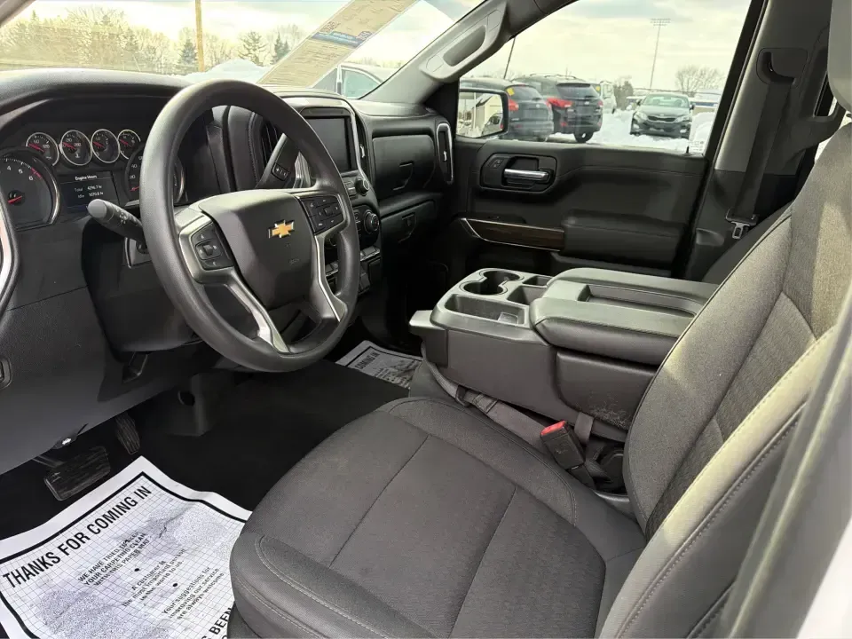 2020 Chevrolet Silverado 1500 4WD Double Cab Standard Bed LT (1GCRYDED6LZ) with an 5.3L V8 OHV 16V engine, 6A transmission, located at 1184 Kauffman Ave, Fairborn, OH, 45324, (937) 908-9800, 39.807072, -84.030914 - Are you ready to tackle your next big adventure without breaking the bank? The 2020 Chevrolet Silverado 1500 at Advantage Car and Credit in Piqua, OH, is your ideal companion for weekend getaways, family outings, or simply conquering your daily commute. With its rugged capabilities and comfortable r - Photo#9