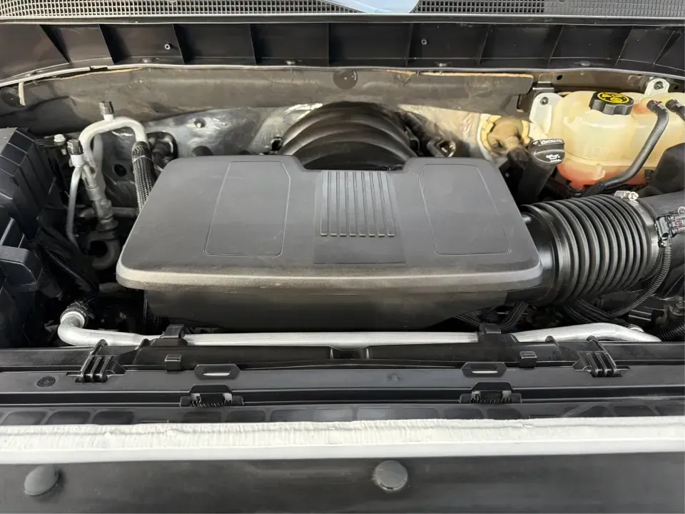 2020 Chevrolet Silverado 1500 4WD Double Cab Standard Bed LT (1GCRYDED6LZ) with an 5.3L V8 OHV 16V engine, 6A transmission, located at 1184 Kauffman Ave, Fairborn, OH, 45324, (937) 908-9800, 39.807072, -84.030914 - Are you ready to tackle your next big adventure without breaking the bank? The 2020 Chevrolet Silverado 1500 at Advantage Car and Credit in Piqua, OH, is your ideal companion for weekend getaways, family outings, or simply conquering your daily commute. With its rugged capabilities and comfortable r - Photo#11