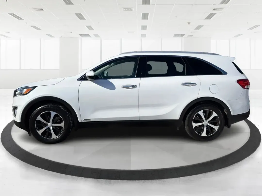 2018 Kia Sorento 2.0T EX (5XYPHDA11JG) with an 2L I-4 gasoline direct injection engine, located at 880 E. National Road, Vandalia, OH, 45377, (937) 908-9800, 39.891918, -84.183594 - Experience the freedom of adventure with the 2018 Kia Sorento EX, available at Advantage Car and Credit in Vandalia, OH! This SUV is not just a vehicle; it's a companion for families, commuters, and weekend explorers alike. With its robust features and versatile design, the Sorento is perfect for ev - Photo#5