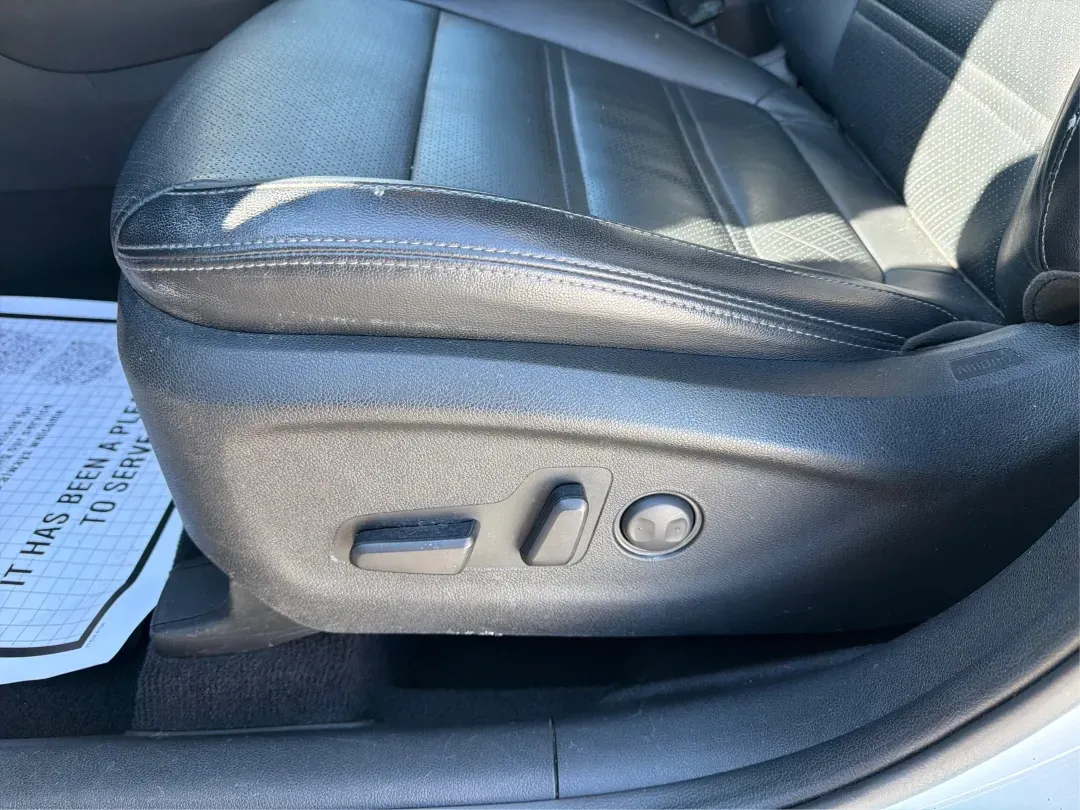 2018 Kia Sorento 2.0T EX (5XYPHDA11JG) with an 2L I-4 gasoline direct injection engine, located at 880 E. National Road, Vandalia, OH, 45377, (937) 908-9800, 39.891918, -84.183594 - Experience the freedom of adventure with the 2018 Kia Sorento EX, available at Advantage Car and Credit in Vandalia, OH! This SUV is not just a vehicle; it's a companion for families, commuters, and weekend explorers alike. With its robust features and versatile design, the Sorento is perfect for ev - Photo#18