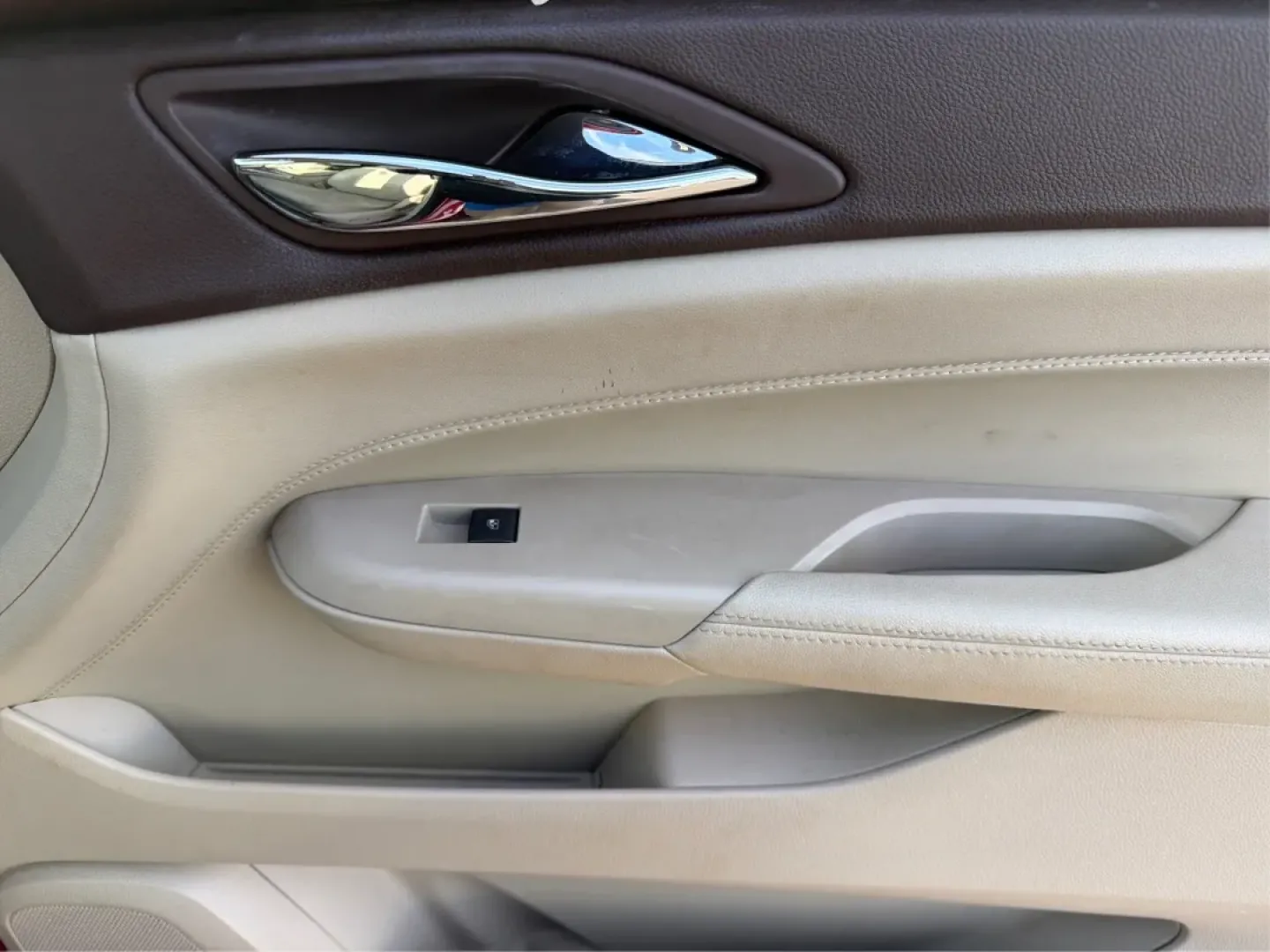 2011 Cadillac SRX Luxury Collection (3GYFNAEY4BS) with an Ecotec 3L V-6 gasoline direct injection engine, 6-Speed Automatic transmission, located at 401 Woodman Dr, Riverside, OH, 45431, (937) 908-9800, 39.760899, -84.123421 - **Discover Luxury and Versatility with the 2011 Cadillac SRX at Advantage Car and Credit Riverside!**<br /> <br /> Are you in the market for a stylish SUV that perfectly suits your busy lifestyle? Look no further than the stunning 2011 Cadillac SRX, available now at Advantage Car and Credit in Rive - Photo#20