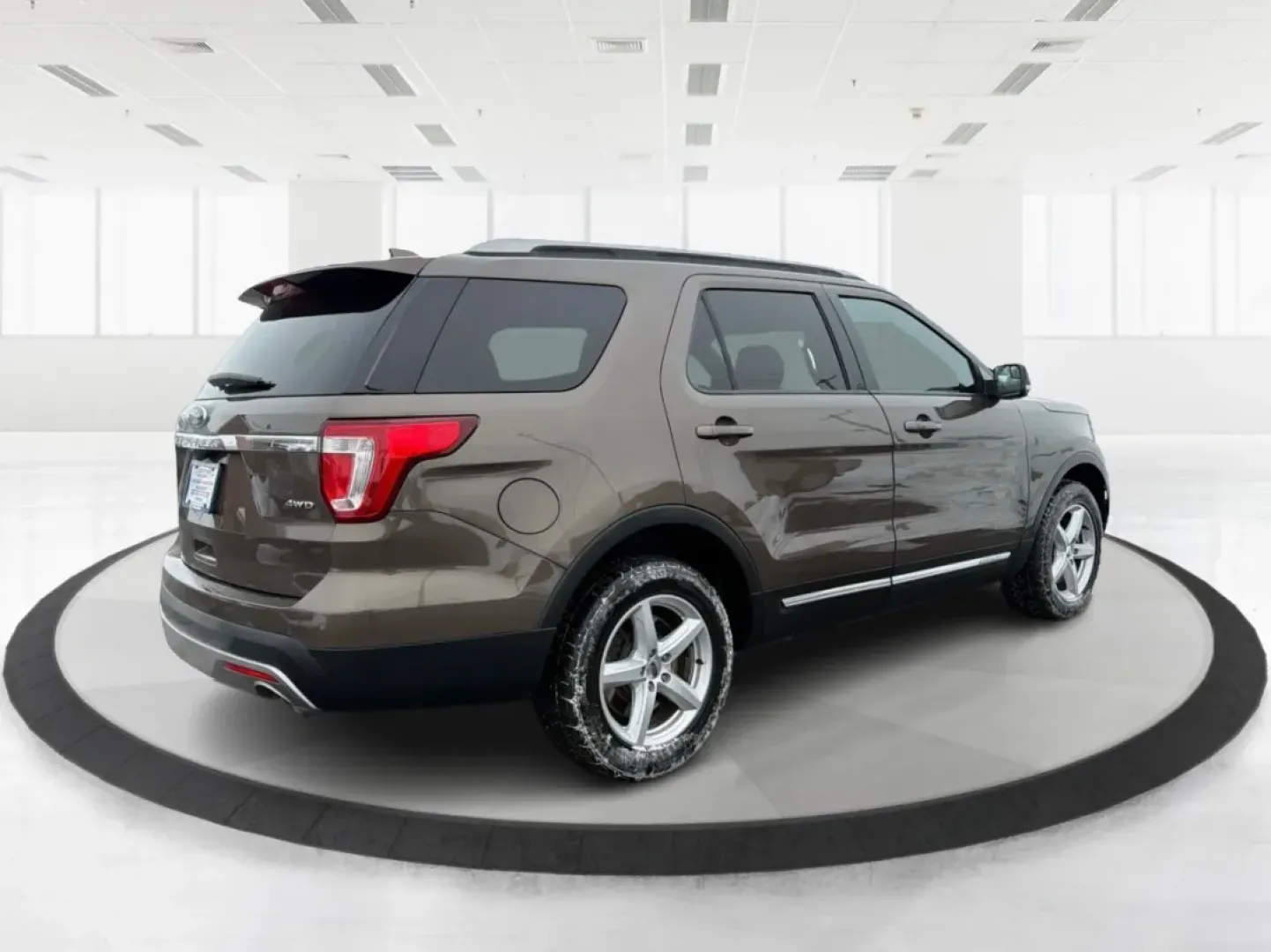 2016 Ford Explorer XLT (1FM5K8D89GG) with an EcoBoost 2.3L I-4 gasoline direct injection engine, 6-Speed Automatic transmission, located at 1951 S Dayton Lakeview Rd., New Carlisle, OH, 45344, (937) 908-9800, 39.890999, -84.050255 - Looking for a versatile and reliable vehicle that can accommodate your family adventures, weekend getaways, and daily commutes? Look no further than the 2016 Ford Explorer XLT, available now at Advantage Car and Credit in New Carlisle, OH. With a spacious interior and advanced technology features, t - Photo#2