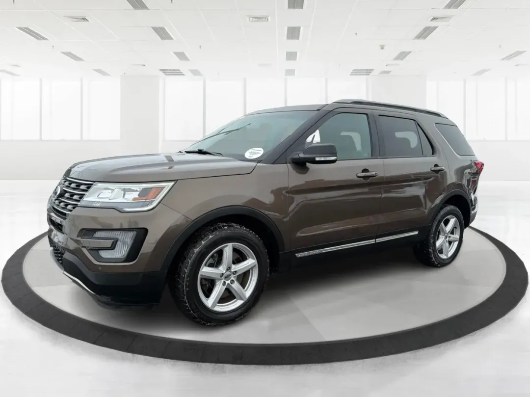 2016 Ford Explorer XLT (1FM5K8D89GG) with an EcoBoost 2.3L I-4 gasoline direct injection engine, located at 1951 S Dayton Lakeview Rd., New Carlisle, OH, 45344, (937) 908-9800, 39.890999, -84.050255 - Looking for a versatile and reliable vehicle that can accommodate your family adventures, weekend getaways, and daily commutes? Look no further than the 2016 Ford Explorer XLT, available now at Advantage Car and Credit in New Carlisle, OH. With a spacious interior and advanced technology features, t - Photo#8