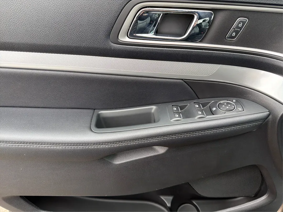 2016 Ford Explorer XLT (1FM5K8D89GG) with an EcoBoost 2.3L I-4 gasoline direct injection engine, located at 1951 S Dayton Lakeview Rd., New Carlisle, OH, 45344, (937) 908-9800, 39.890999, -84.050255 - Looking for a versatile and reliable vehicle that can accommodate your family adventures, weekend getaways, and daily commutes? Look no further than the 2016 Ford Explorer XLT, available now at Advantage Car and Credit in New Carlisle, OH. With a spacious interior and advanced technology features, t - Photo#19