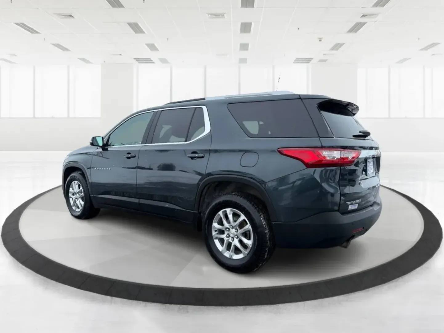 2018 Chevrolet Traverse 1LT (1GNERGKW2JJ) with an 3.6L V-6 gasoline direct injection engine, 9A transmission, located at 1951 S Dayton Lakeview Rd., New Carlisle, OH, 45344, (937) 908-9800, 39.890999, -84.050255 - **Conquer Every Adventure with the 2018 Chevrolet Traverse!** <br /> <br /> Are you ready to embark on exhilarating weekend getaways or tackle the daily grind with the perfect blend of comfort and reliability? Look no further than this stunning 2018 Chevrolet Traverse at Advantage Car and Credit in - Photo#4