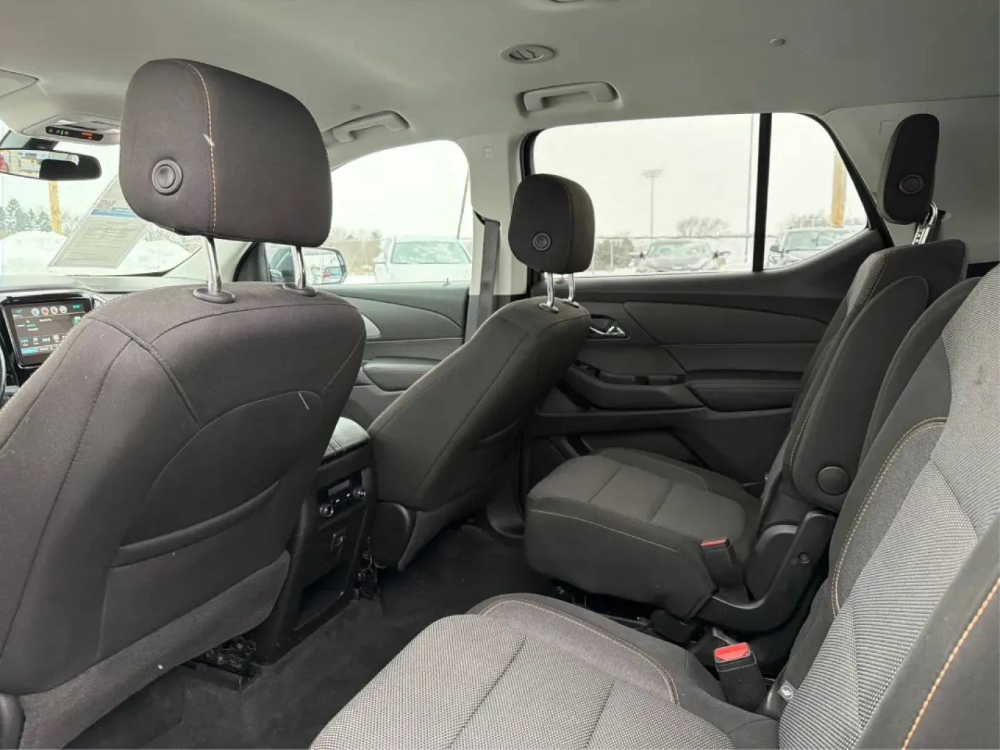 2018 Chevrolet Traverse 1LT (1GNERGKW2JJ) with an 3.6L V-6 gasoline direct injection engine, 9A transmission, located at 1951 S Dayton Lakeview Rd., New Carlisle, OH, 45344, (937) 908-9800, 39.890999, -84.050255 - **Conquer Every Adventure with the 2018 Chevrolet Traverse!** <br /> <br /> Are you ready to embark on exhilarating weekend getaways or tackle the daily grind with the perfect blend of comfort and reliability? Look no further than this stunning 2018 Chevrolet Traverse at Advantage Car and Credit in - Photo#10