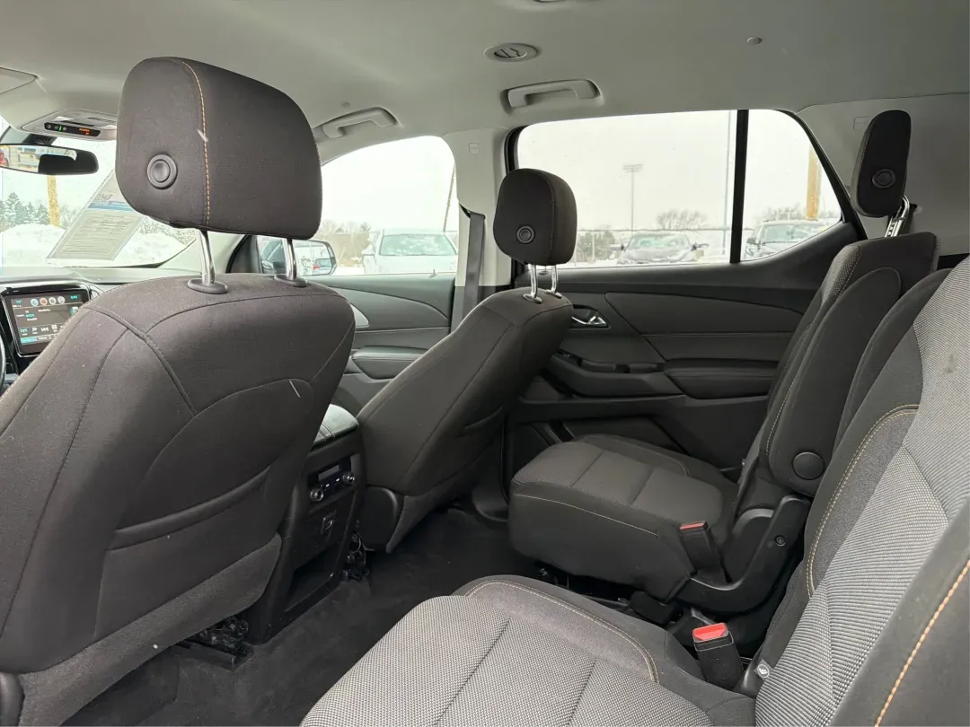 2018 Chevrolet Traverse 1LT (1GNERGKW2JJ) with an 3.6L V-6 gasoline direct injection engine, located at 1951 S Dayton Lakeview Rd., New Carlisle, OH, 45344, (937) 908-9800, 39.890999, -84.050255 - **Conquer Every Adventure with the 2018 Chevrolet Traverse!** <br /> <br /> Are you ready to embark on exhilarating weekend getaways or tackle the daily grind with the perfect blend of comfort and reliability? Look no further than this stunning 2018 Chevrolet Traverse at Advantage Car and Credit in - Photo#10