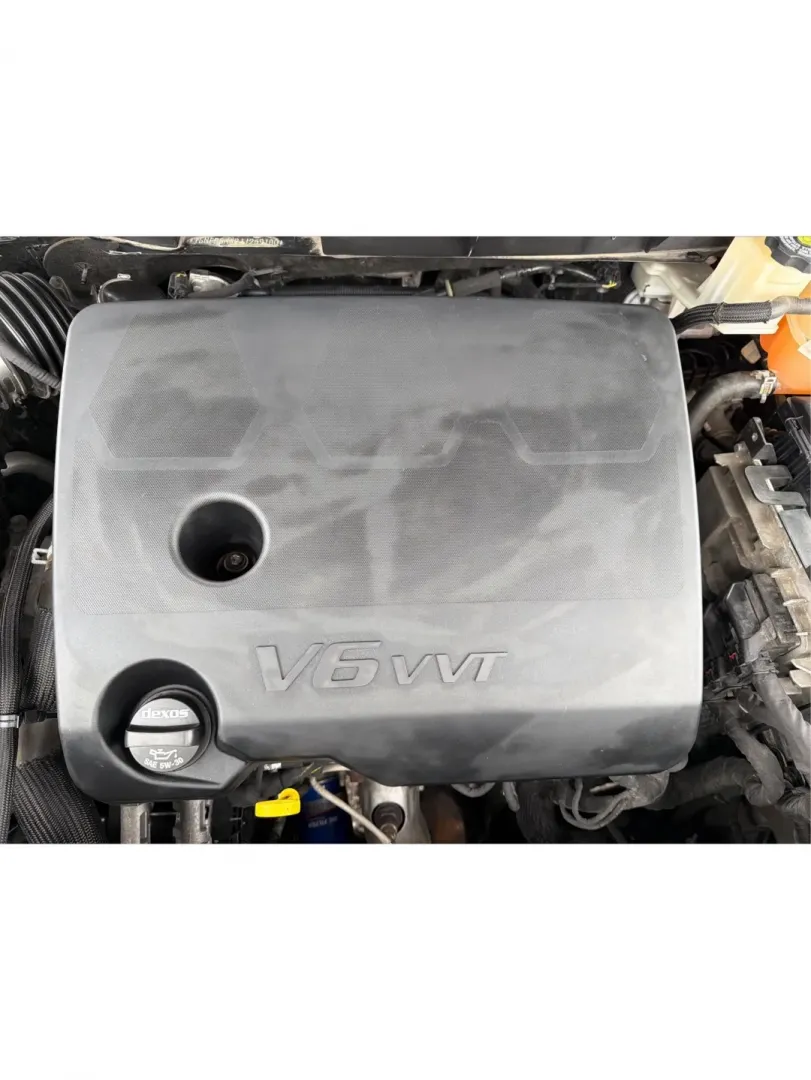 2018 Chevrolet Traverse 1LT (1GNERGKW2JJ) with an 3.6L V-6 gasoline direct injection engine, located at 1951 S Dayton Lakeview Rd., New Carlisle, OH, 45344, (937) 908-9800, 39.890999, -84.050255 - **Conquer Every Adventure with the 2018 Chevrolet Traverse!** <br /> <br /> Are you ready to embark on exhilarating weekend getaways or tackle the daily grind with the perfect blend of comfort and reliability? Look no further than this stunning 2018 Chevrolet Traverse at Advantage Car and Credit in - Photo#11