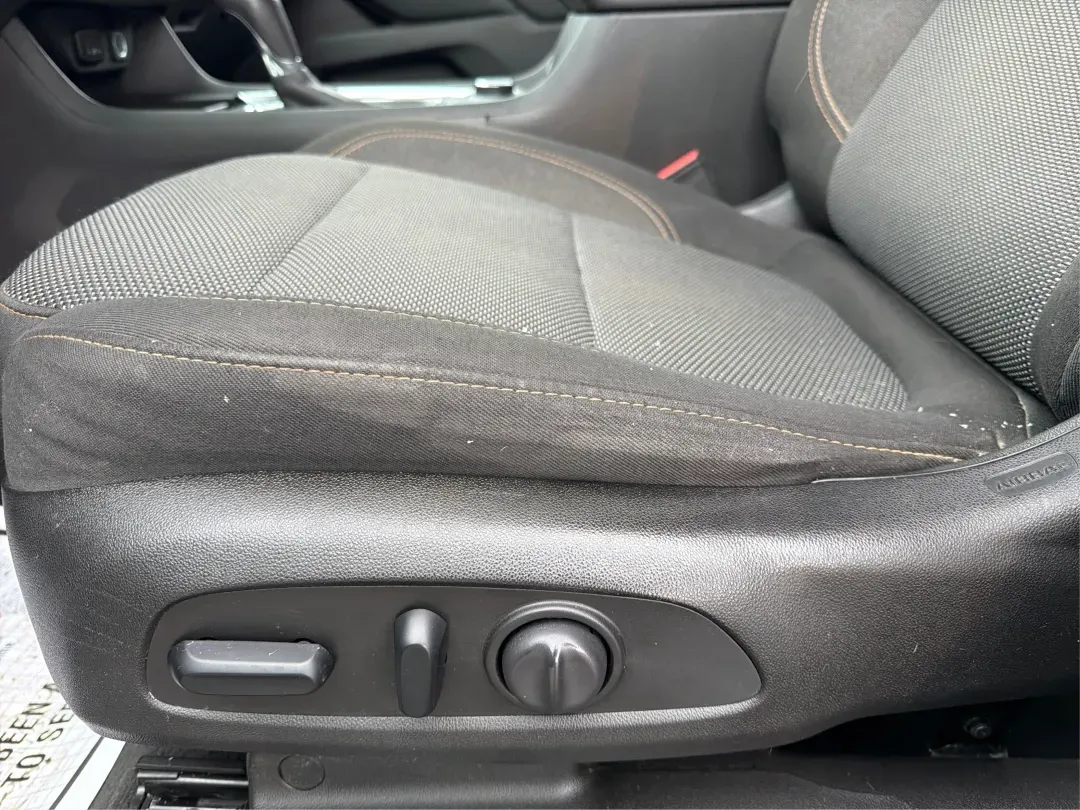 2018 Chevrolet Traverse 1LT (1GNERGKW2JJ) with an 3.6L V-6 gasoline direct injection engine, located at 1951 S Dayton Lakeview Rd., New Carlisle, OH, 45344, (937) 908-9800, 39.890999, -84.050255 - **Conquer Every Adventure with the 2018 Chevrolet Traverse!** <br /> <br /> Are you ready to embark on exhilarating weekend getaways or tackle the daily grind with the perfect blend of comfort and reliability? Look no further than this stunning 2018 Chevrolet Traverse at Advantage Car and Credit in - Photo#18