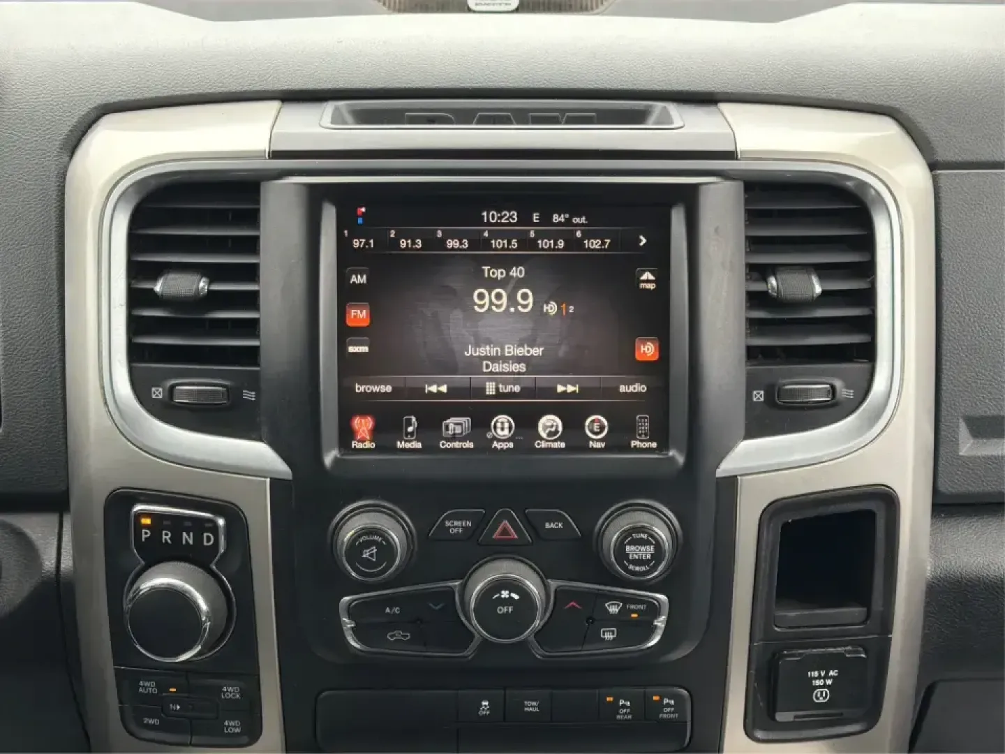 2016 Ram 1500 Big Horn (3C6RR7LT1GG) with an HEMI 5.7L V-8 variable valve control engine, 6A transmission, located at 8750 N County Rd 25A, Piqua, OH, 45356, (937) 908-9800, 40.164391, -84.232513 - ### Unleash Your Adventurous Spirit with the 2016 Ram 1500 Big Horn at Advantage Car and Credit - Piqua!<br /> <br /> Are you searching for the perfect truck that seamlessly combines power, comfort, and reliability for your next weekend getaway or daily commute? Look no further than the 2016 Ram 150 - Photo#12