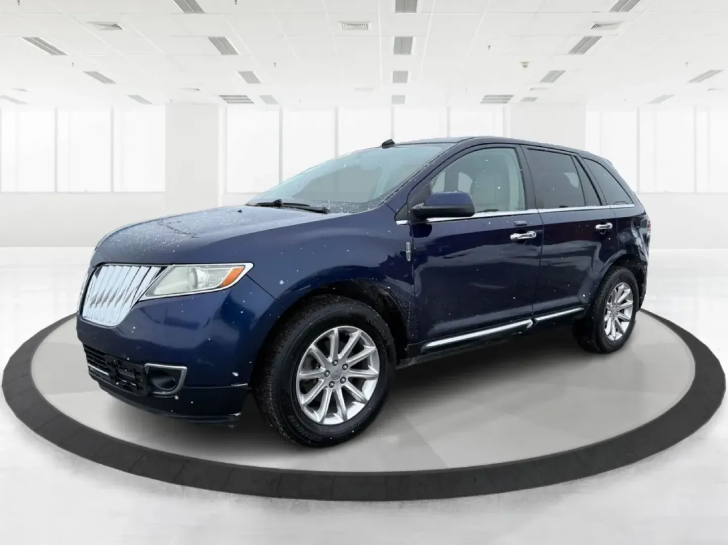 2011 Lincoln MKX Base (2LMDJ6JK8BB) with an Other engine, located at 8750 N County Rd 25A, Piqua, OH, 45356, (937) 908-9800, 40.164391, -84.232513 - **Discover Comfort and Style with This 2011 Lincoln MKX at Advantage Car and Credit - Piqua!**<br /> <br /> Are you in the market for a vehicle that perfectly combines luxury, comfort, and versatility? Look no further! The 2011 Lincoln MKX is the ideal choice for growing families, busy professionals - Photo#8