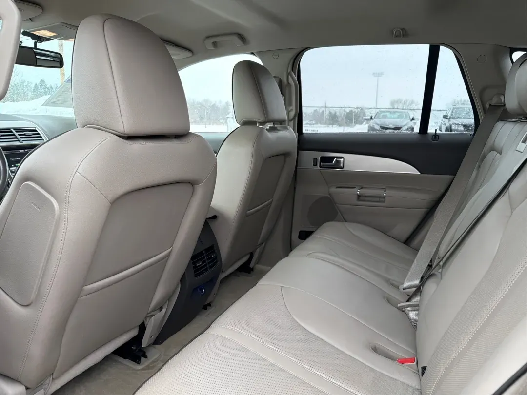 2011 Lincoln MKX Base (2LMDJ6JK8BB) with an Other engine, located at 8750 N County Rd 25A, Piqua, OH, 45356, (937) 908-9800, 40.164391, -84.232513 - 2011 Lincoln MKX Base - Photo#10