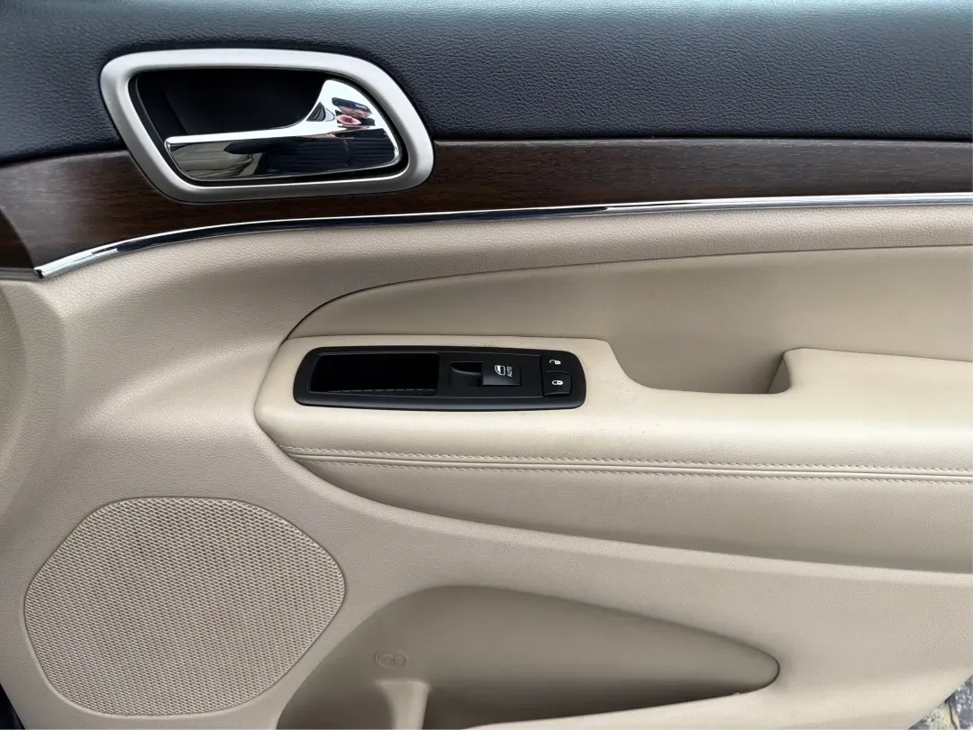 2015 Jeep Grand Cherokee Limited (1C4RJFBG1FC) with an Other engine, located at 1099 N County Rd 25A , Troy, OH, 45373, (937) 908-9800, 40.057079, -84.212883 - Are you ready to elevate your driving experience? Whether you're tackling the daily commute, embarking on family road trips, or exploring off-the-beaten-path adventures, the 2015 Jeep Grand Cherokee Limited is your ultimate companion. This rugged yet refined SUV combines luxury and functionality, ma - Photo#20