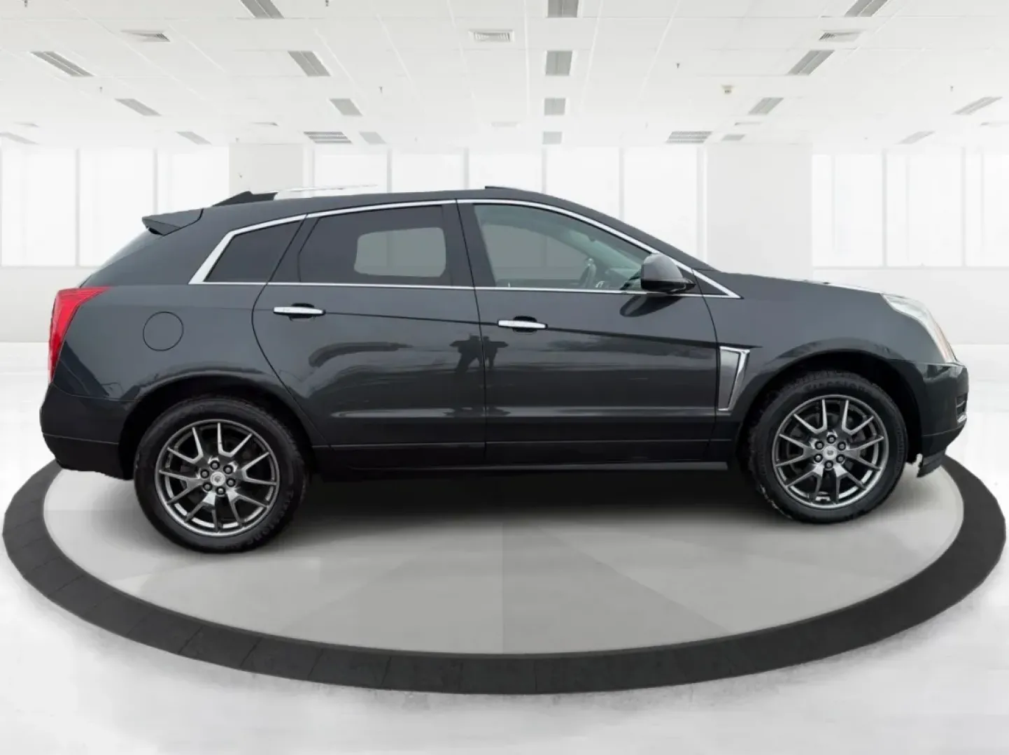 2014 Cadillac SRX Luxury Collection (3GYFNEE33ES) with an 3.6L V-6 gasoline direct injection engine, located at 1184 Kauffman Ave, Fairborn, OH, 45324, (937) 908-9800, 39.807072, -84.030914 - **Discover the Perfect Adventure Companion: 2014 Cadillac SRX Luxury Collection at Advantage Car and Credit - Fairborn**<br /> <br /> Are you ready to elevate your driving experience? Whether you're navigating the bustling streets of Fairborn, embarking on a weekend getaway, or transporting the kids - Photo#1