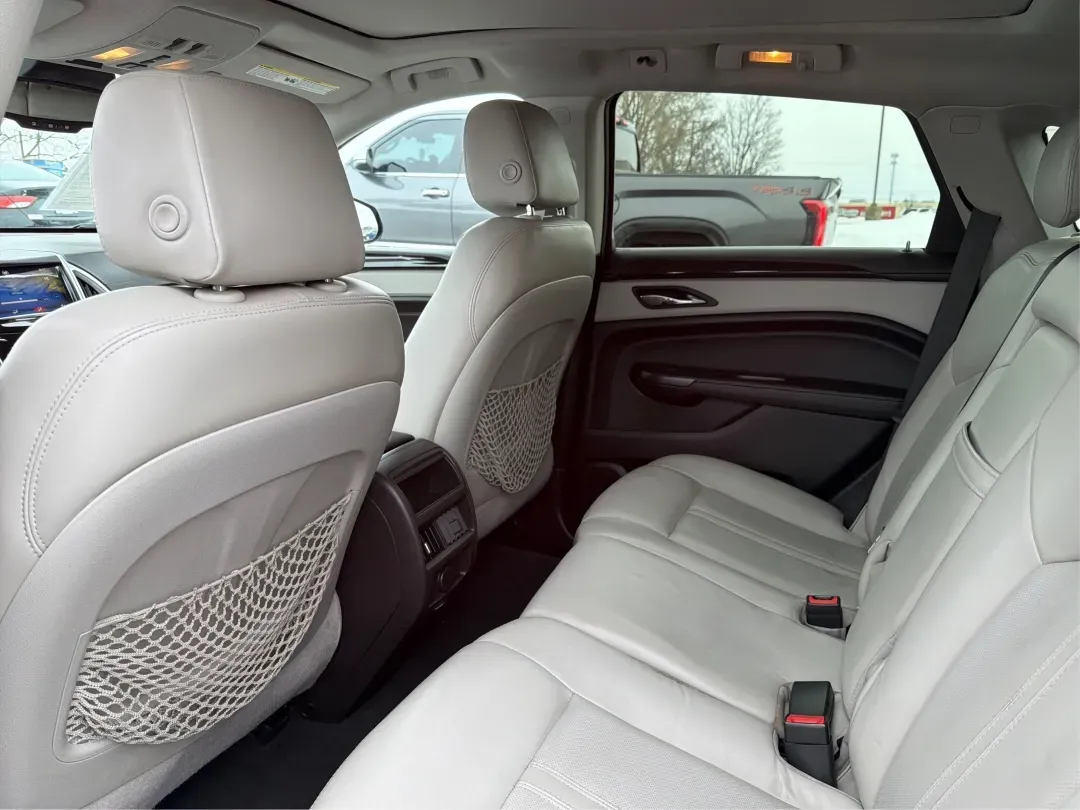 2014 Cadillac SRX Luxury Collection (3GYFNEE33ES) with an 3.6L V-6 gasoline direct injection engine, located at 1184 Kauffman Ave, Fairborn, OH, 45324, (937) 908-9800, 39.807072, -84.030914 - 2014 Cadillac SRX Luxury Collection - Photo#10