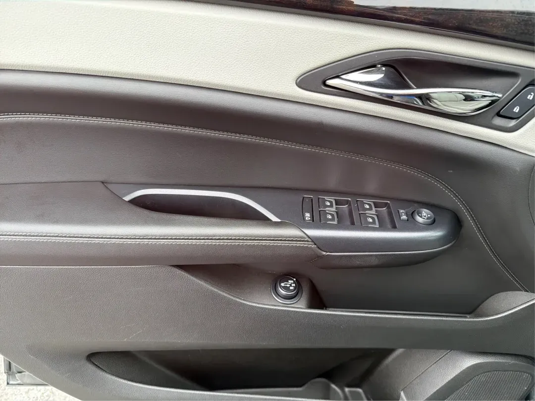 2014 Cadillac SRX Luxury Collection (3GYFNEE33ES) with an 3.6L V-6 gasoline direct injection engine, located at 1184 Kauffman Ave, Fairborn, OH, 45324, (937) 908-9800, 39.807072, -84.030914 - 2014 Cadillac SRX Luxury Collection - Photo#19