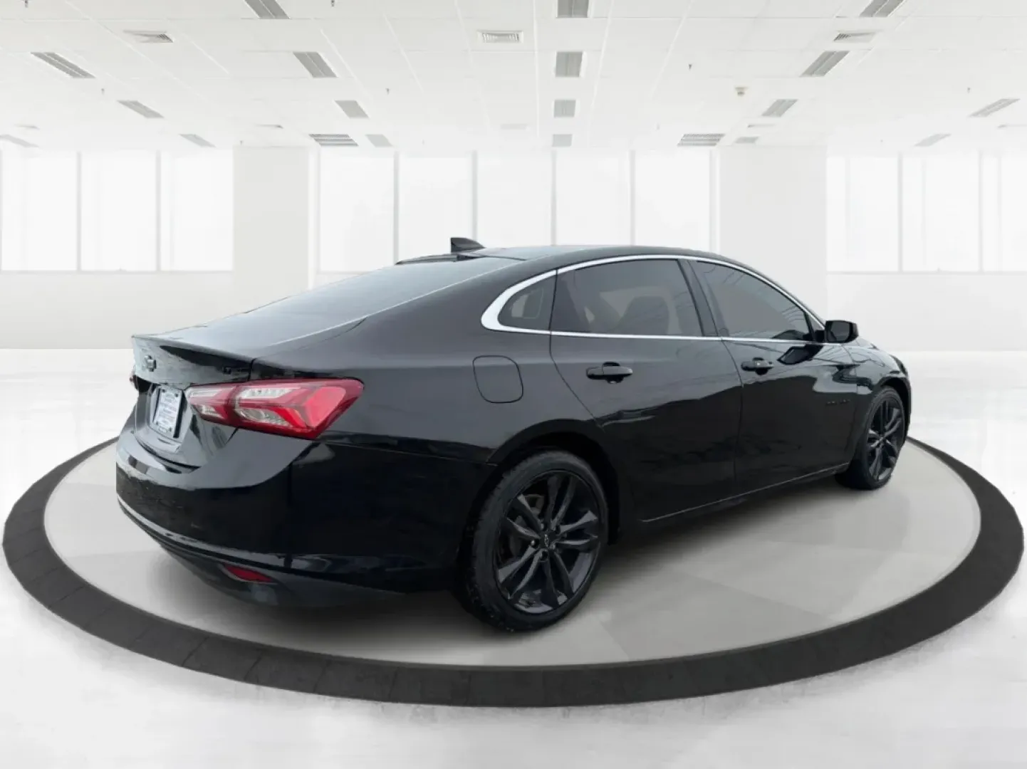 2020 Chevrolet Malibu FWD LT (1G1ZD5ST9LF) with an ECOTEC 1.5L I-4 gasoline direct injection engine, 6A transmission, located at 1184 Kauffman Ave, Fairborn, OH, 45324, (937) 908-9800, 39.807072, -84.030914 - ### Discover the 2020 Chevrolet Malibu LT: Your Perfect Commuter and Family Sedan!<br /> <br /> Are you searching for a reliable vehicle that blends comfort and efficiency for your daily commute or family outings? Look no further than the 2020 Chevrolet Malibu LT available at Advantage Car and Credi - Photo#2