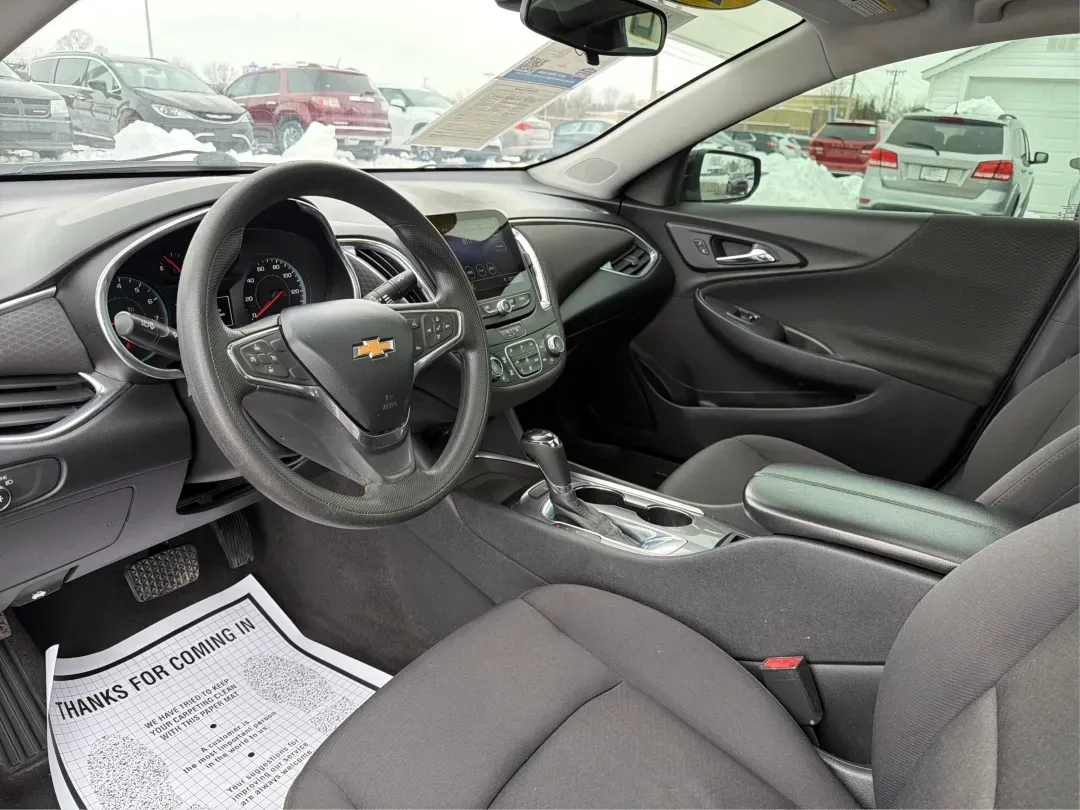 2020 Chevrolet Malibu FWD LT (1G1ZD5ST9LF) with an ECOTEC 1.5L I-4 gasoline direct injection engine, located at 1184 Kauffman Ave, Fairborn, OH, 45324, (937) 908-9800, 39.807072, -84.030914 - ### Discover the 2020 Chevrolet Malibu LT: Your Perfect Commuter and Family Sedan!<br /> <br /> Are you searching for a reliable vehicle that blends comfort and efficiency for your daily commute or family outings? Look no further than the 2020 Chevrolet Malibu LT available at Advantage Car and Credi - Photo#9