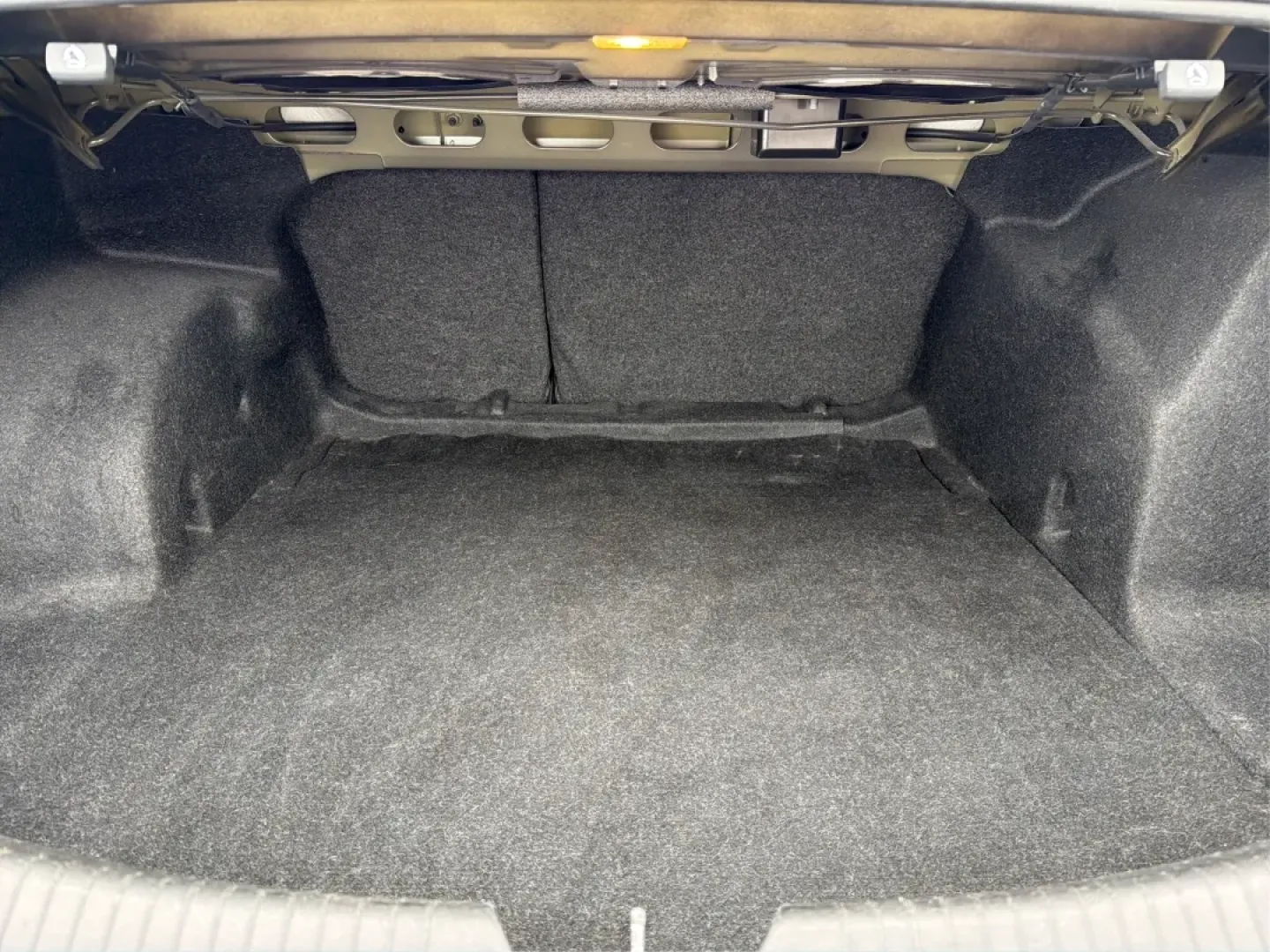 2020 Chevrolet Malibu FWD LT (1G1ZD5ST9LF) with an ECOTEC 1.5L I-4 gasoline direct injection engine, 6A transmission, located at 1184 Kauffman Ave, Fairborn, OH, 45324, (937) 908-9800, 39.807072, -84.030914 - ### Discover the 2020 Chevrolet Malibu LT: Your Perfect Commuter and Family Sedan!<br /> <br /> Are you searching for a reliable vehicle that blends comfort and efficiency for your daily commute or family outings? Look no further than the 2020 Chevrolet Malibu LT available at Advantage Car and Credi - Photo#12