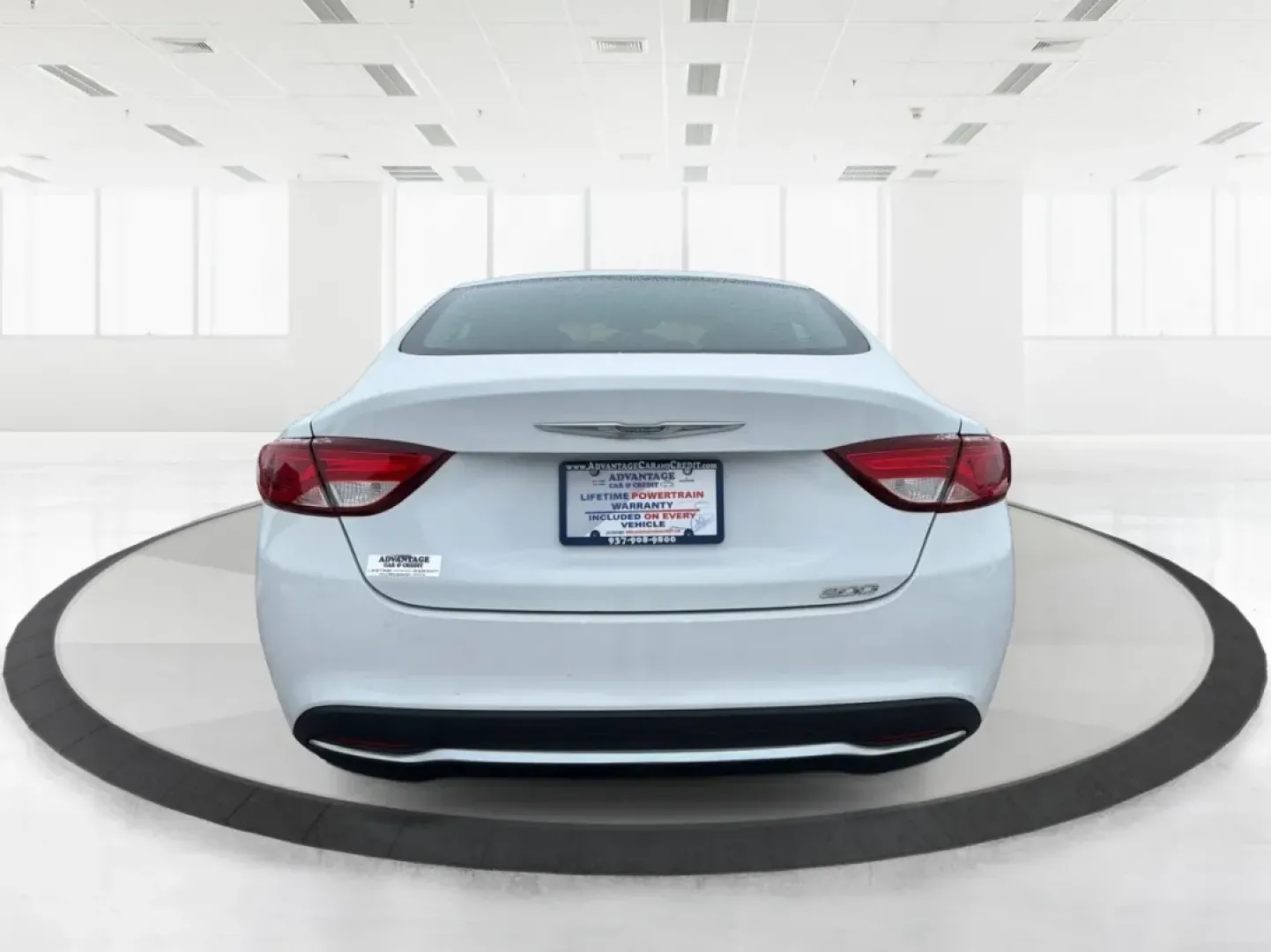 2015 Chrysler 200 Limited (1C3CCCAB2FN) with an 3.6L V-6 DOHC engine, 9-Speed Automatic transmission, located at 1184 Kauffman Ave, Fairborn, OH, 45324, (937) 908-9800, 39.807072, -84.030914 - Are you in the market for a reliable sedan that seamlessly blends comfort, performance, and style? Look no further! At Advantage Car and Credit in Fairborn, OH, we present a fantastic opportunity for you to own the 2015 Chrysler 200 Limited. This vehicle is not just a car; it's your perfect companio - Photo#3