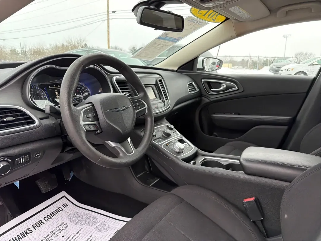 2015 Chrysler 200 Limited (1C3CCCAB2FN) with an 3.6L V-6 DOHC engine, located at 1184 Kauffman Ave, Fairborn, OH, 45324, (937) 908-9800, 39.807072, -84.030914 - 2015 Chrysler 200 Limited - Photo#9