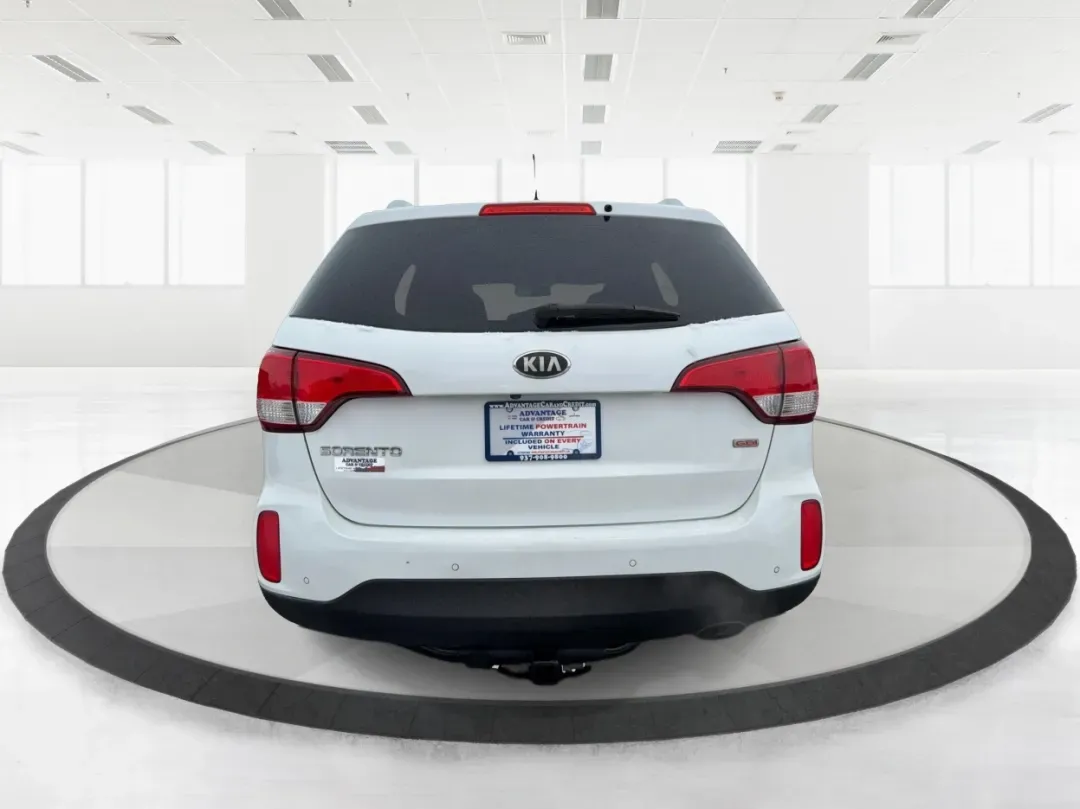 2014 Kia Sorento LX (5XYKT3A64EG) with an 2.4L I-4 gasoline direct injection engine, located at 1099 N County Rd 25A , Troy, OH, 45373, (937) 908-9800, 40.057079, -84.212883 - 2014 Kia Sorento LX - Photo#3