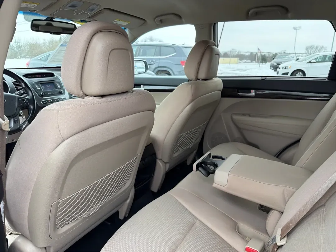 2014 Kia Sorento LX (5XYKT3A64EG) with an 2.4L I-4 gasoline direct injection engine, located at 1099 N County Rd 25A , Troy, OH, 45373, (937) 908-9800, 40.057079, -84.212883 - 2014 Kia Sorento LX - Photo#10