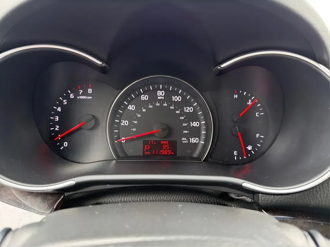 2014 Kia Sorento LX (5XYKT3A64EG) with an 2.4L I-4 gasoline direct injection engine, located at 1099 N County Rd 25A , Troy, OH, 45373, (937) 908-9800, 40.057079, -84.212883 - 2014 Kia Sorento LX - Photo#15