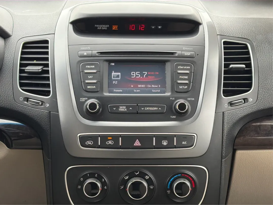 2014 Kia Sorento LX (5XYKT3A64EG) with an 2.4L I-4 gasoline direct injection engine, 6-Speed Automatic transmission, located at 880 E. National Road, Vandalia, OH, 45377, (937) 908-9800, 39.891918, -84.183594 - **Discover the 2014 Kia Sorento LX: Your Family's Perfect Adventure Companion!**<br /> <br /> Are you searching for a reliable SUV that effortlessly blends comfort, style, and functionality? Look no further than the 2014 Kia Sorento LX, available at Advantage Car and Credit in Troy, OH. This spaciou - Photo#13