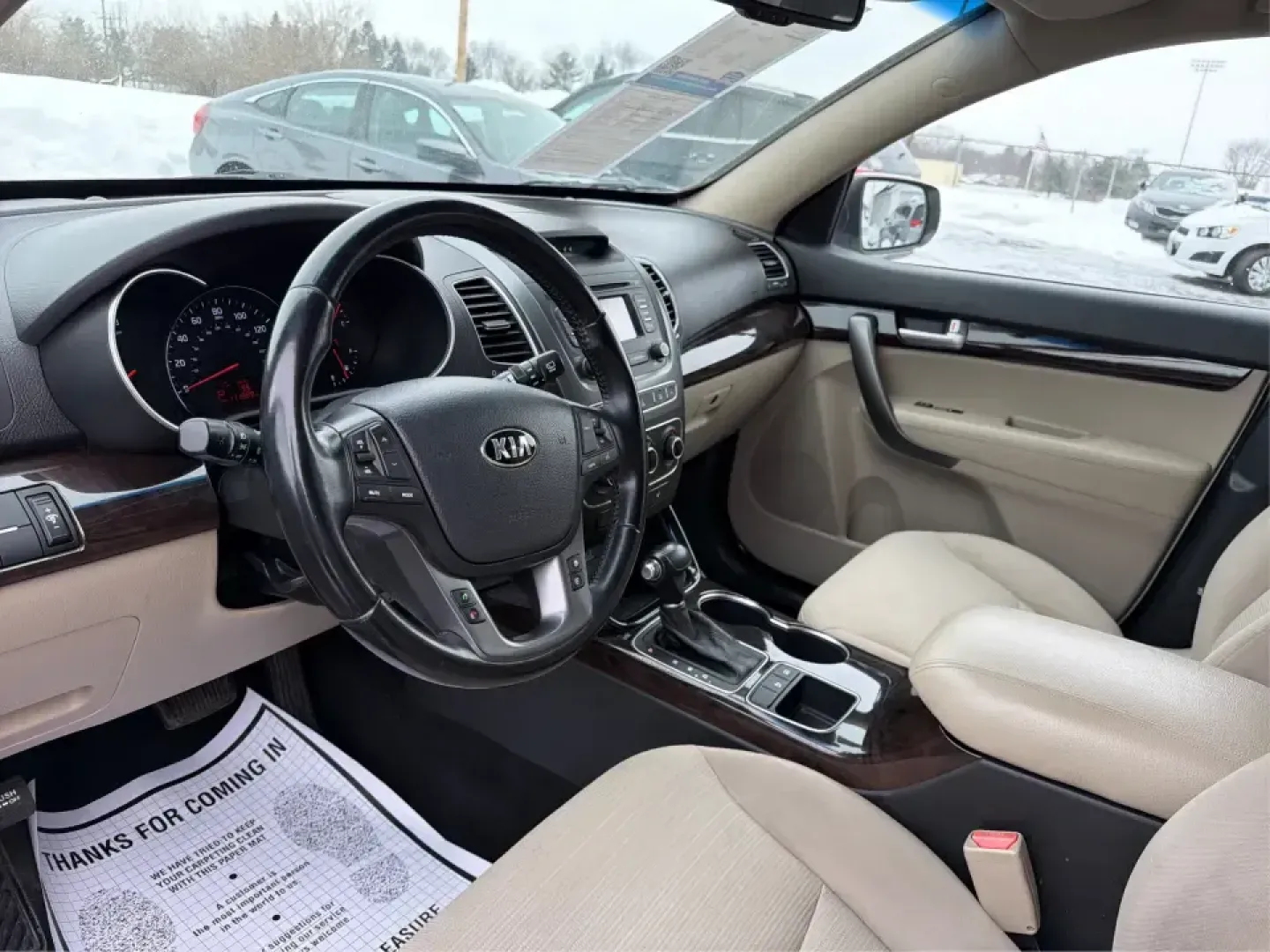 2014 Kia Sorento LX (5XYKT3A64EG) with an 2.4L I-4 gasoline direct injection engine, 6-Speed Automatic transmission, located at 4508 South Dixie Dr, Moraine, OH, 45439, (937) 908-9800, 39.689976, -84.218452 - **Discover the 2014 Kia Sorento LX: Your Family's Perfect Adventure Companion!**<br /> <br /> Are you searching for a reliable SUV that effortlessly blends comfort, style, and functionality? Look no further than the 2014 Kia Sorento LX, available at Advantage Car and Credit in Troy, OH. This spaciou - Photo#9