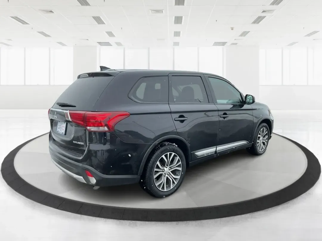2017 Mitsubishi Outlander ES (JA4AD2A35HZ) with an 2.4L I-4 variable valve control engine, located at 1184 Kauffman Ave, Fairborn, OH, 45324, (937) 908-9800, 39.807072, -84.030914 - 2017 Mitsubishi Outlander ES - Photo#2