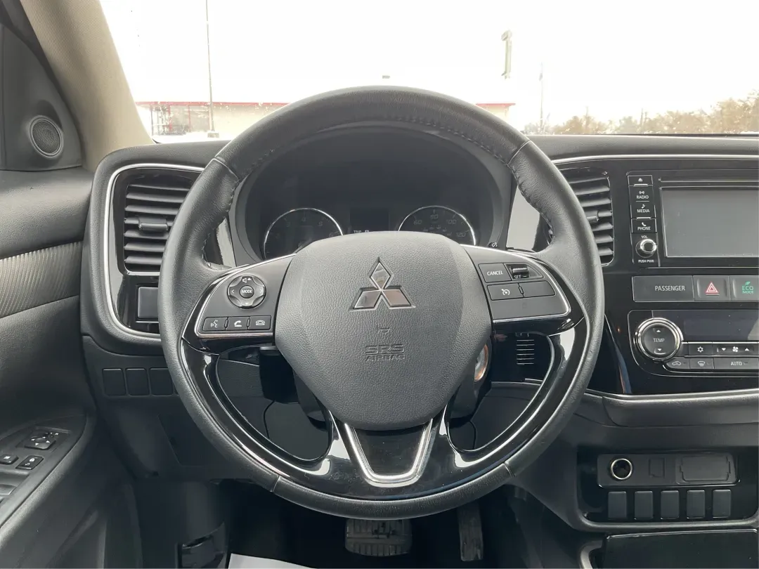 2017 Mitsubishi Outlander ES (JA4AD2A35HZ) with an 2.4L I-4 variable valve control engine, located at 1184 Kauffman Ave, Fairborn, OH, 45324, (937) 908-9800, 39.807072, -84.030914 - 2017 Mitsubishi Outlander ES - Photo#16